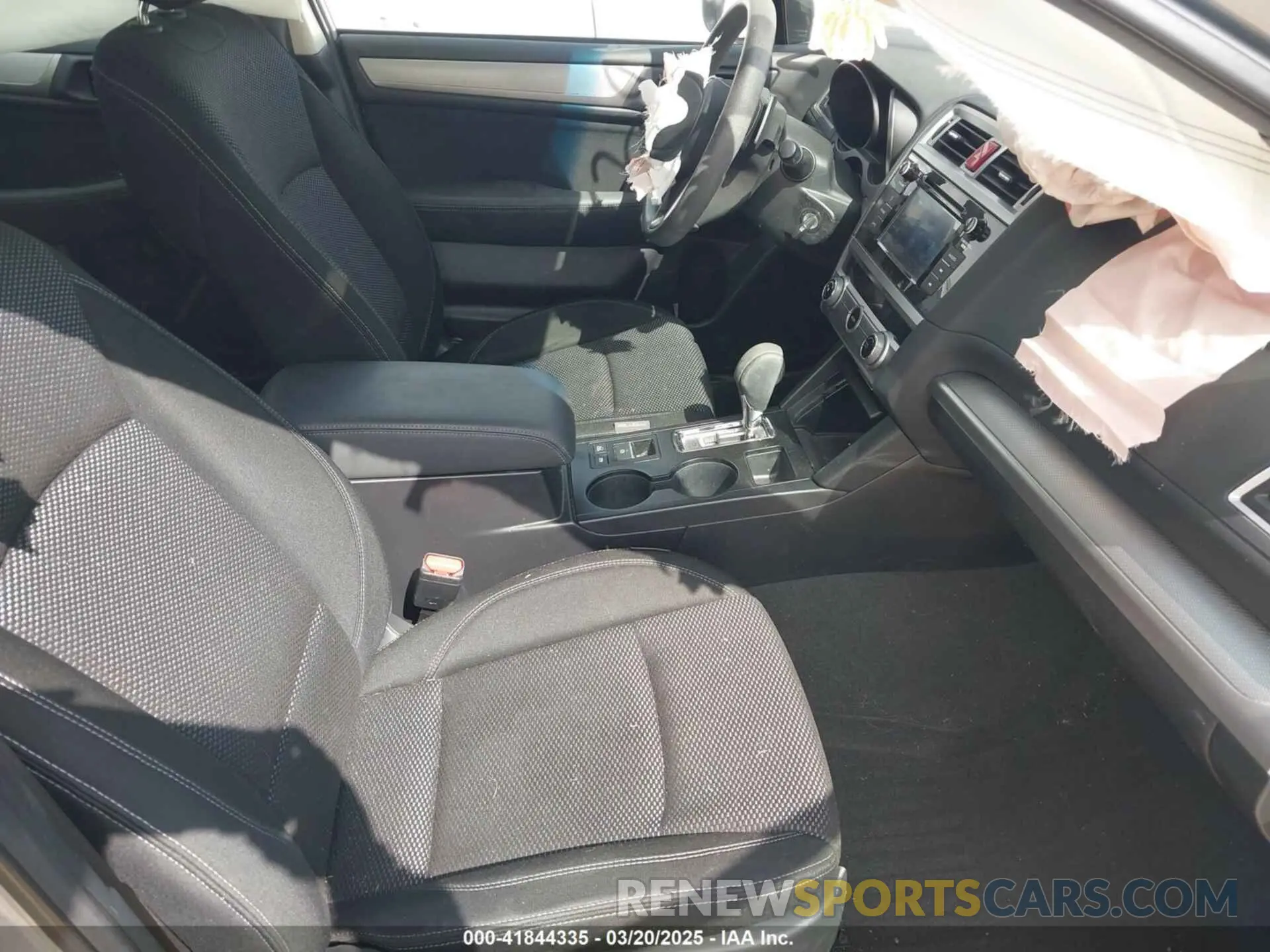 5 Photograph of a damaged car 4S4BSABC0K3377392 SUBARU OUTBACK 2019