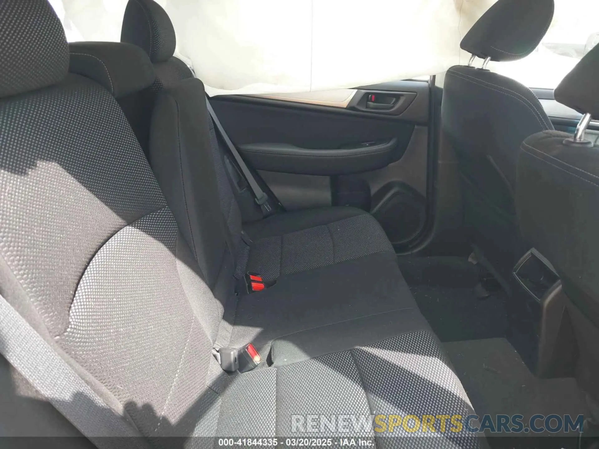8 Photograph of a damaged car 4S4BSABC0K3377392 SUBARU OUTBACK 2019
