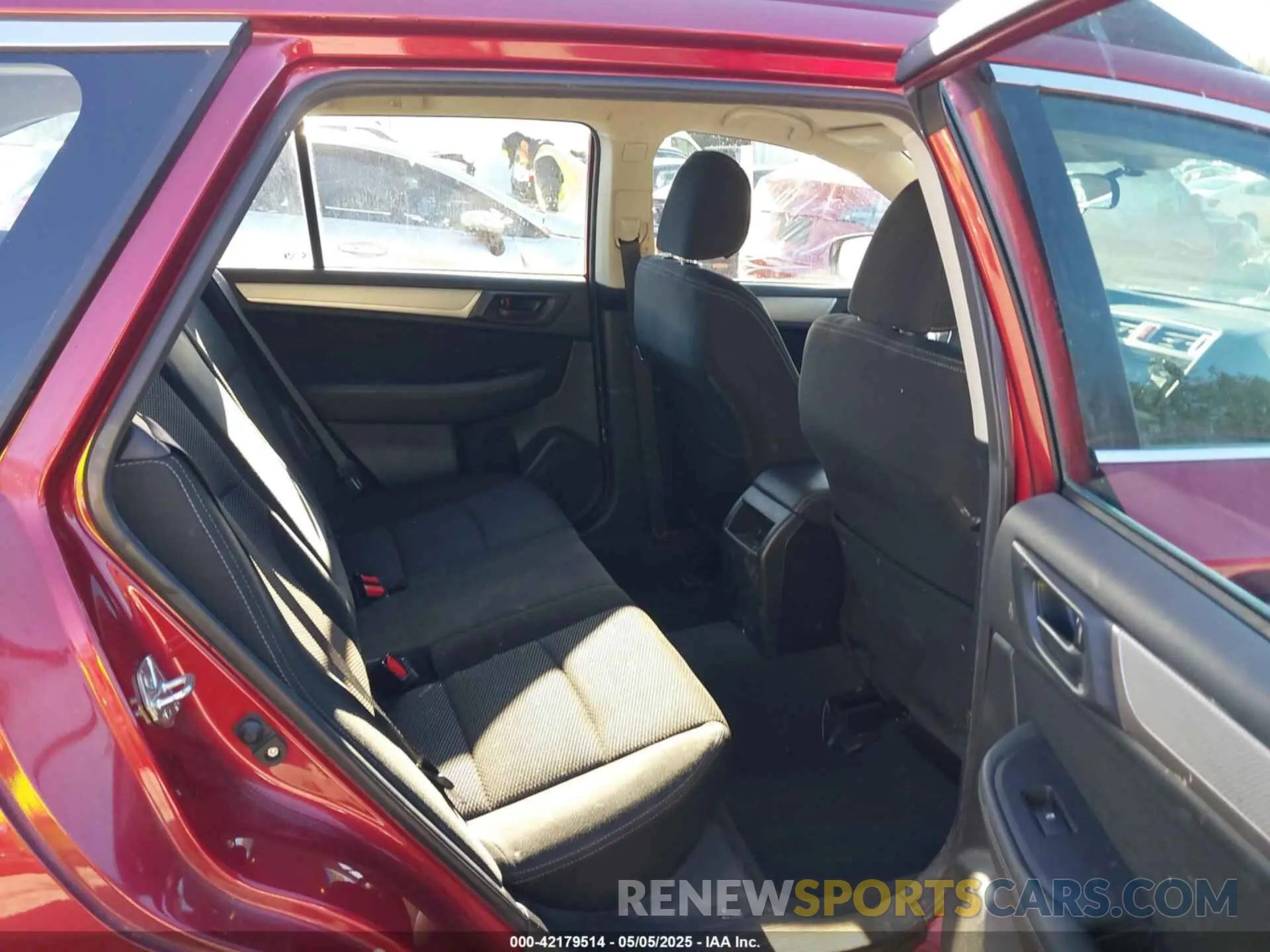 8 Photograph of a damaged car 4S4BSABC1K3201368 SUBARU OUTBACK 2019