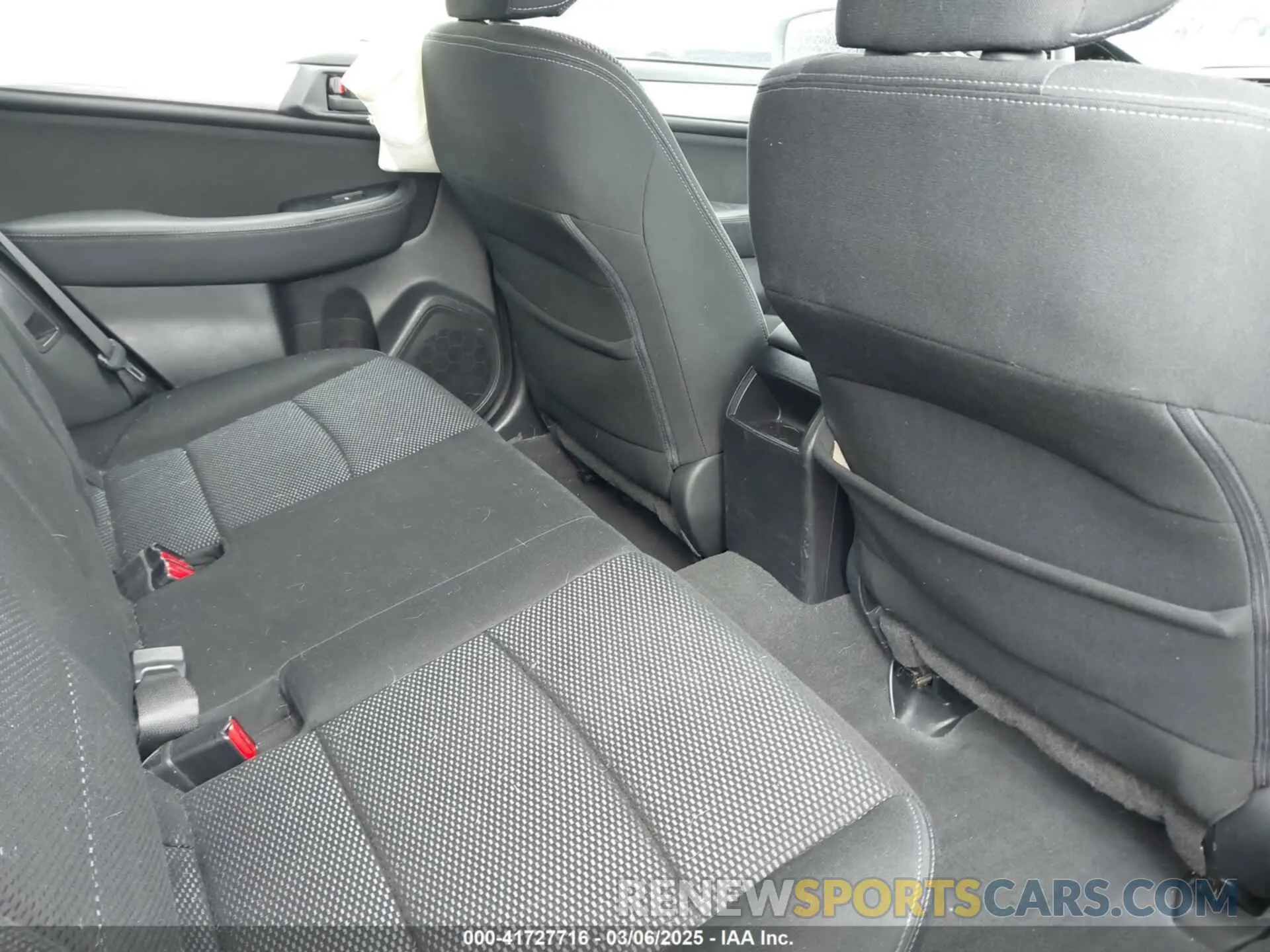 8 Photograph of a damaged car 4S4BSABCXK3283052 SUBARU OUTBACK 2019