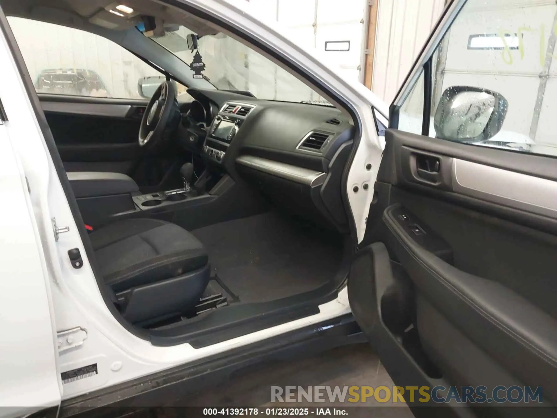 5 Photograph of a damaged car 4S4BSABCXK3387492 SUBARU OUTBACK 2019