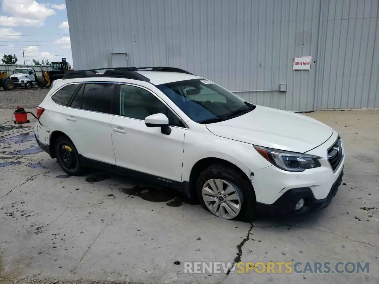 4 Photograph of a damaged car 4S4BSAFC2K3205200 SUBARU OUTBACK 2019