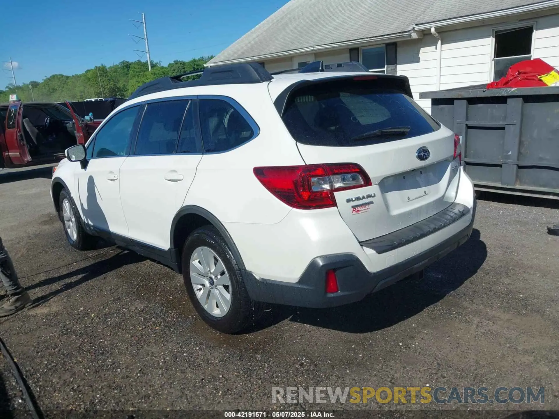 3 Photograph of a damaged car 4S4BSAFC3K3308318 SUBARU OUTBACK 2019
