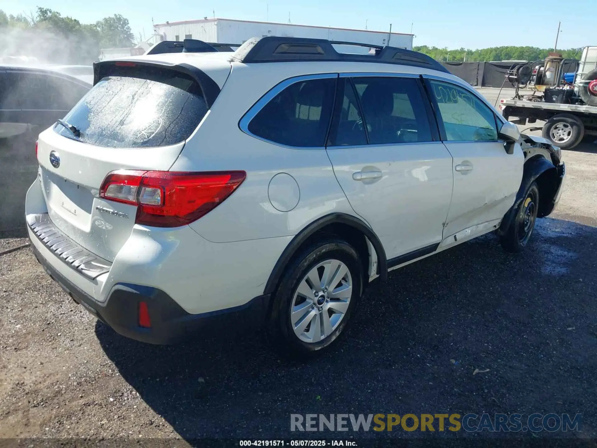 4 Photograph of a damaged car 4S4BSAFC3K3308318 SUBARU OUTBACK 2019
