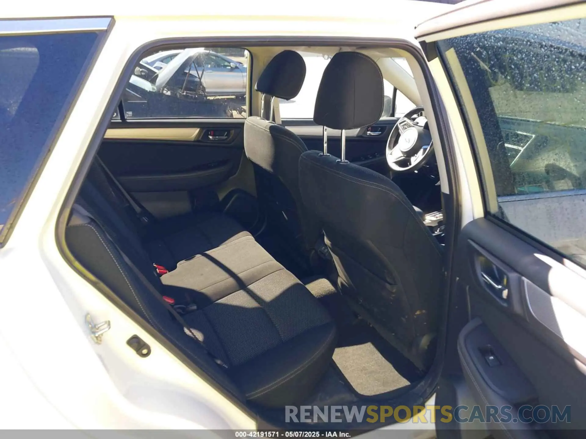 8 Photograph of a damaged car 4S4BSAFC3K3308318 SUBARU OUTBACK 2019