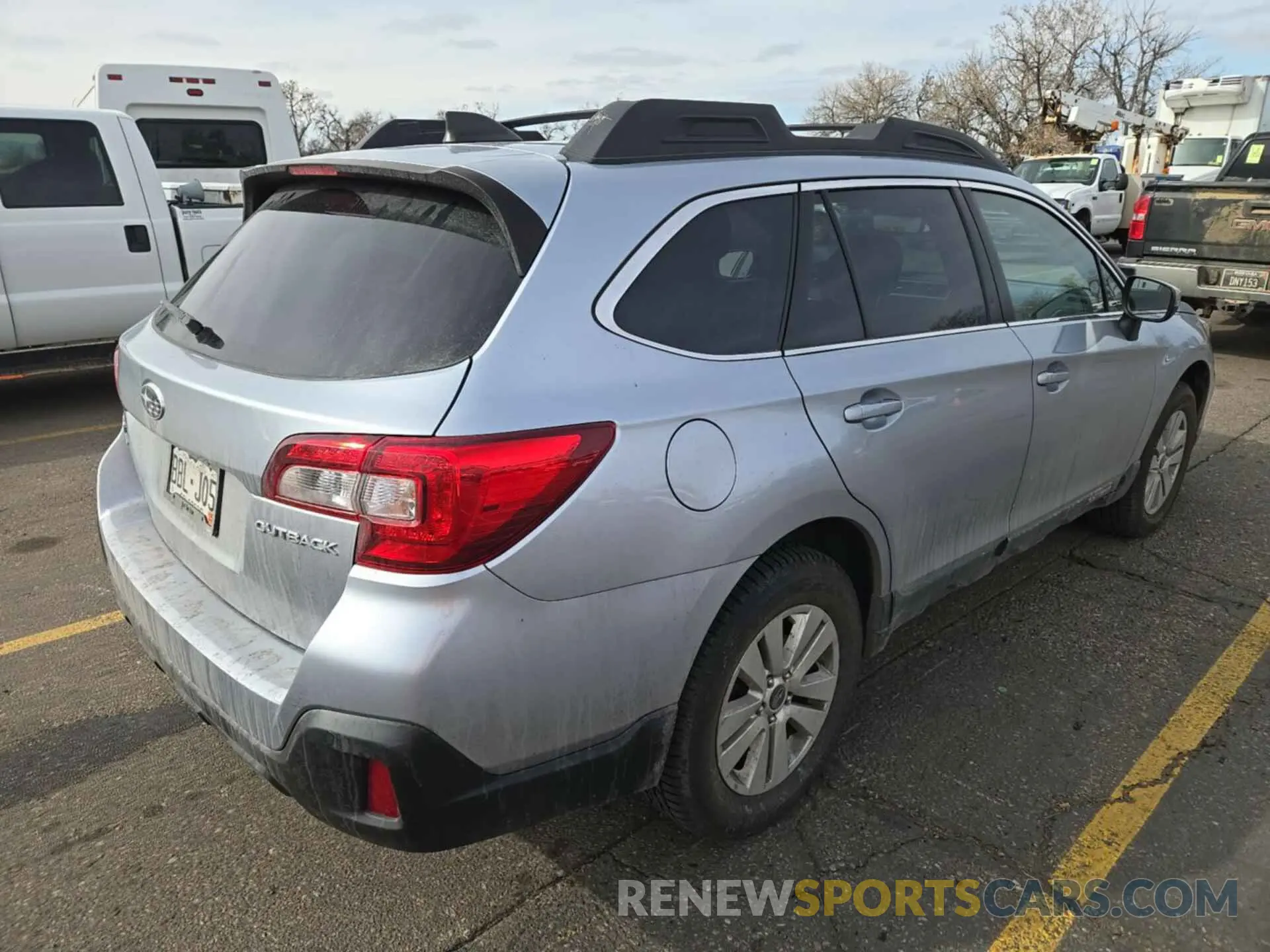 3 Photograph of a damaged car 4S4BSAFC3K3312367 SUBARU OUTBACK 2019