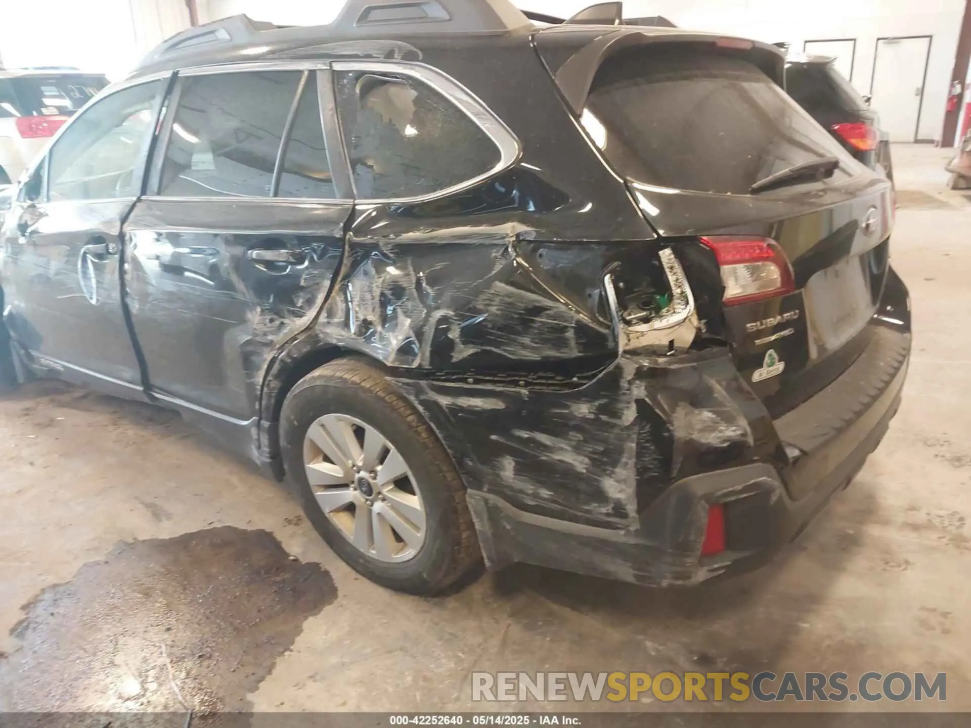 6 Photograph of a damaged car 4S4BSAFC4K3217719 SUBARU OUTBACK 2019