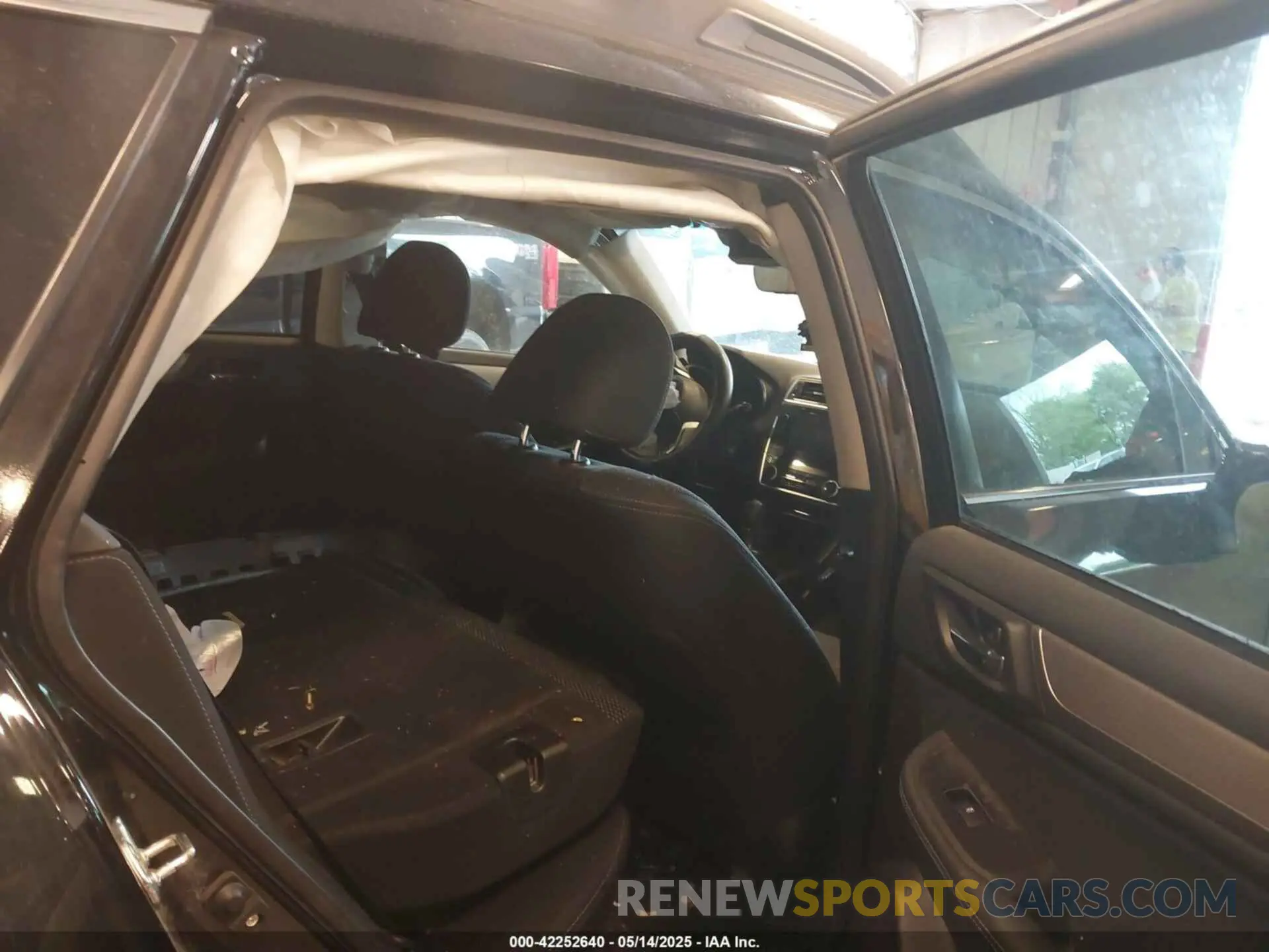 8 Photograph of a damaged car 4S4BSAFC4K3217719 SUBARU OUTBACK 2019