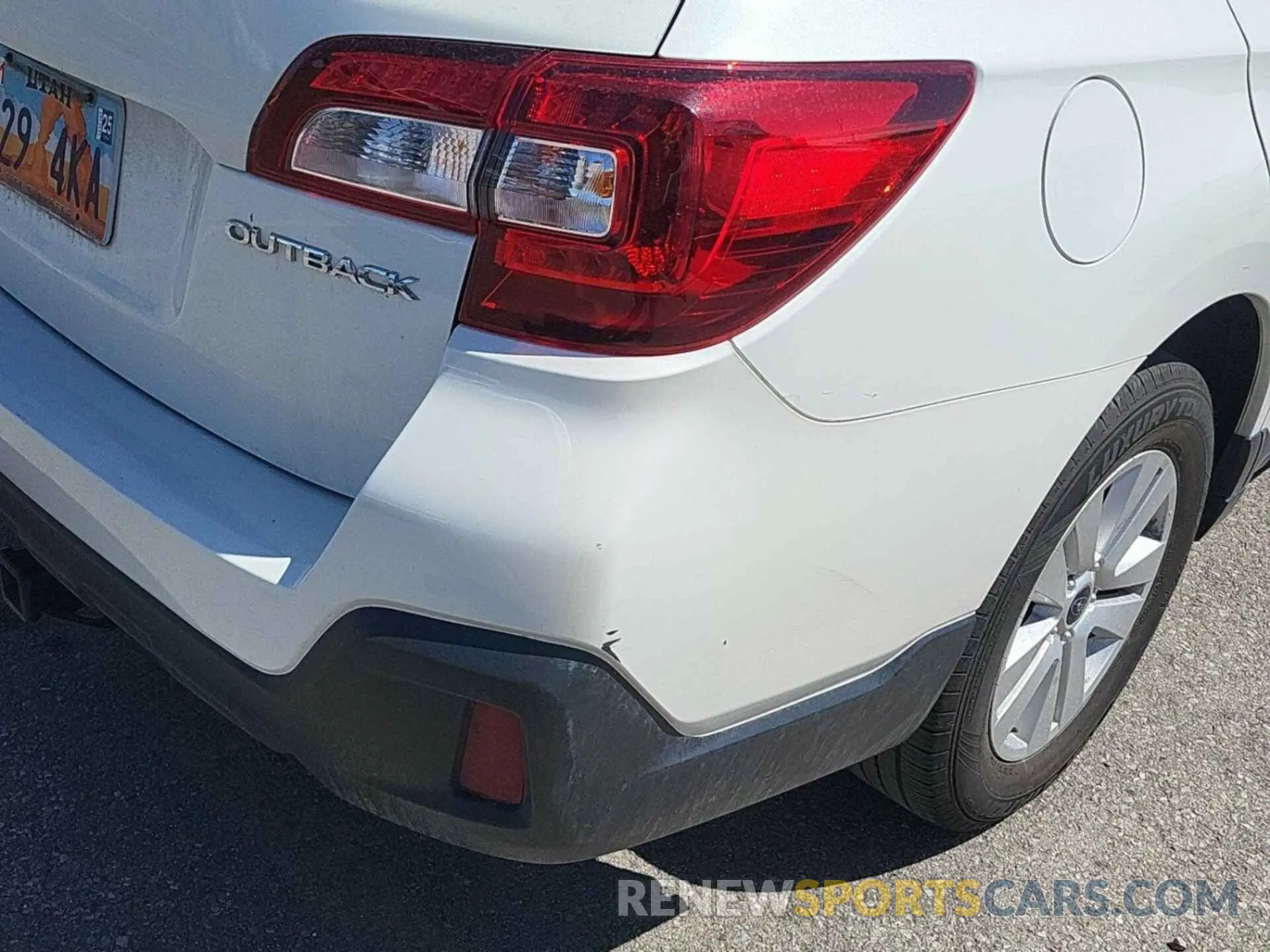 3 Photograph of a damaged car 4S4BSAFC4K3250283 SUBARU OUTBACK 2019