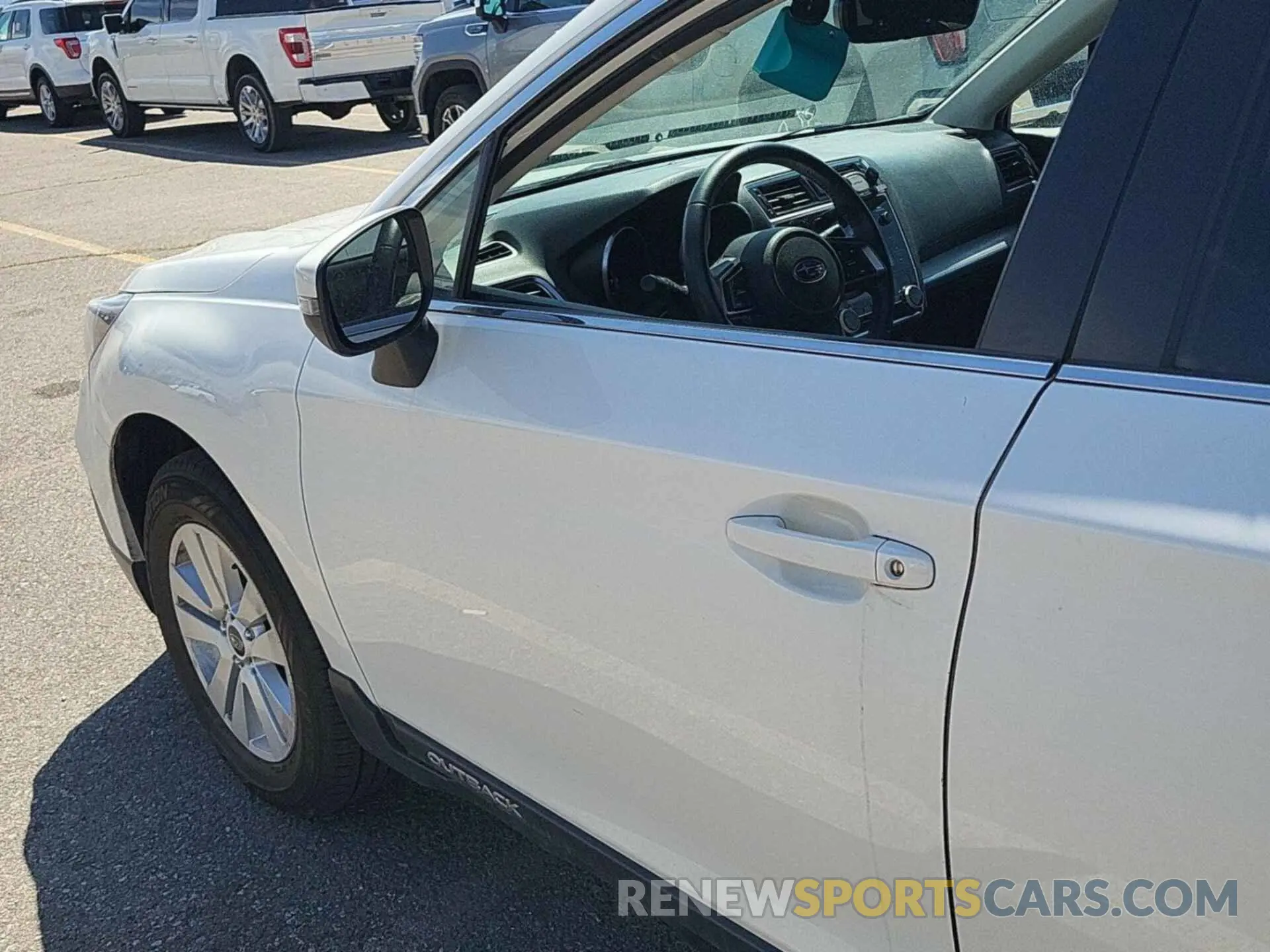 39 Photograph of a damaged car 4S4BSAFC4K3250283 SUBARU OUTBACK 2019