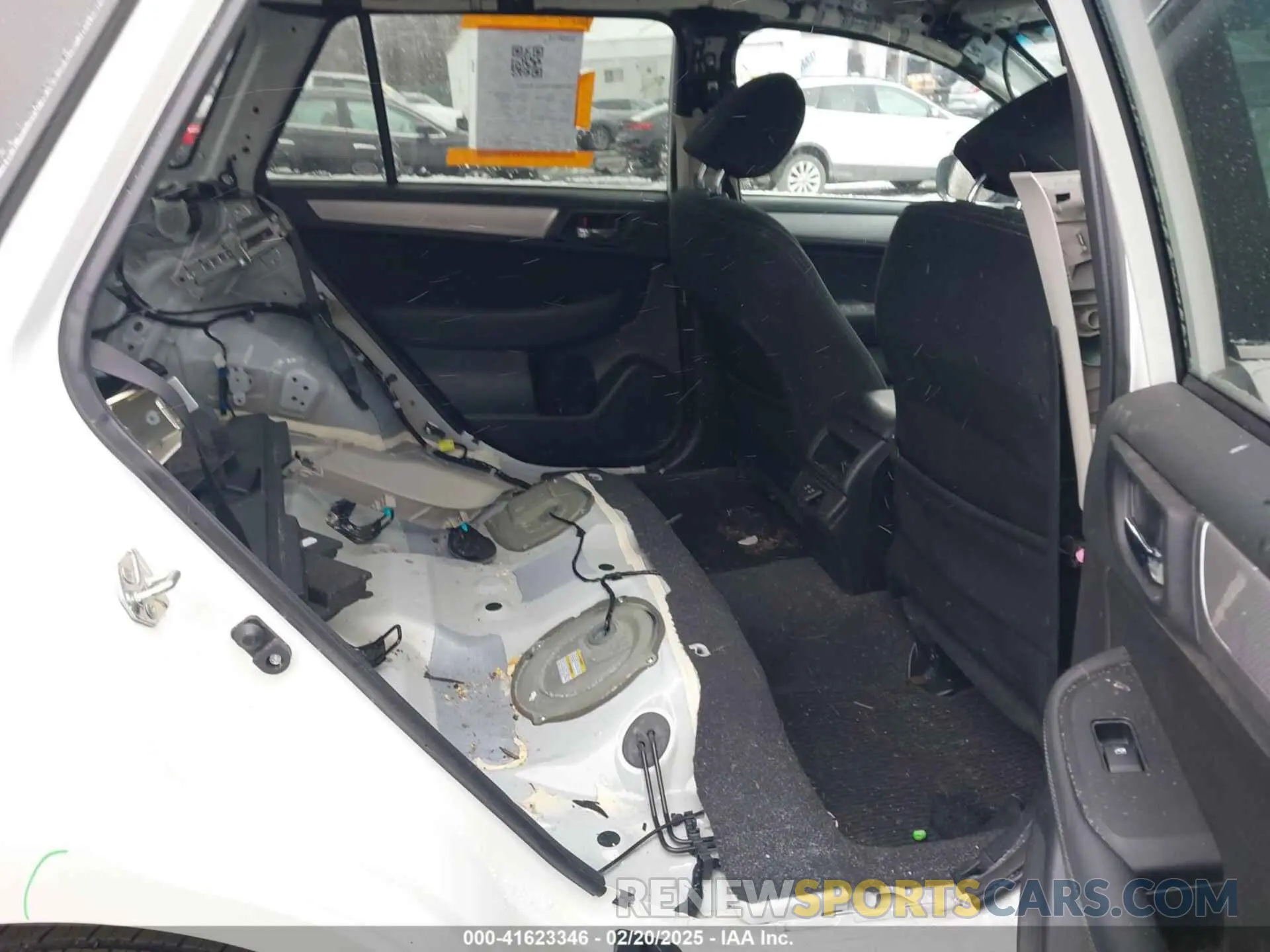 8 Photograph of a damaged car 4S4BSAFC4K3287026 SUBARU OUTBACK 2019