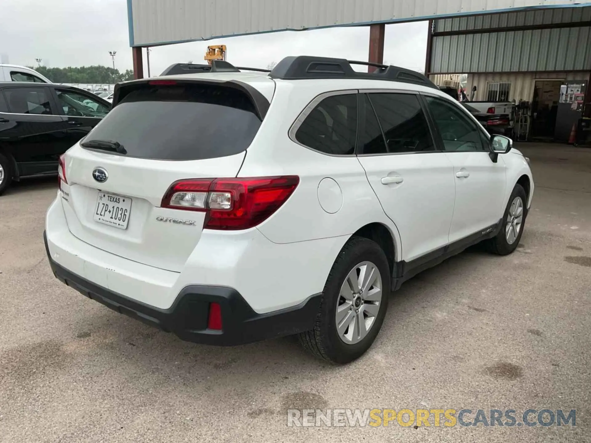 11 Photograph of a damaged car 4S4BSAFC4K3297037 SUBARU OUTBACK 2019