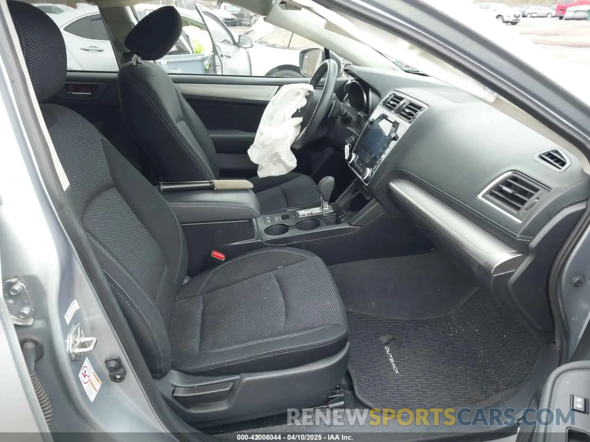 5 Photograph of a damaged car 4S4BSAFC4K3395954 SUBARU OUTBACK 2019