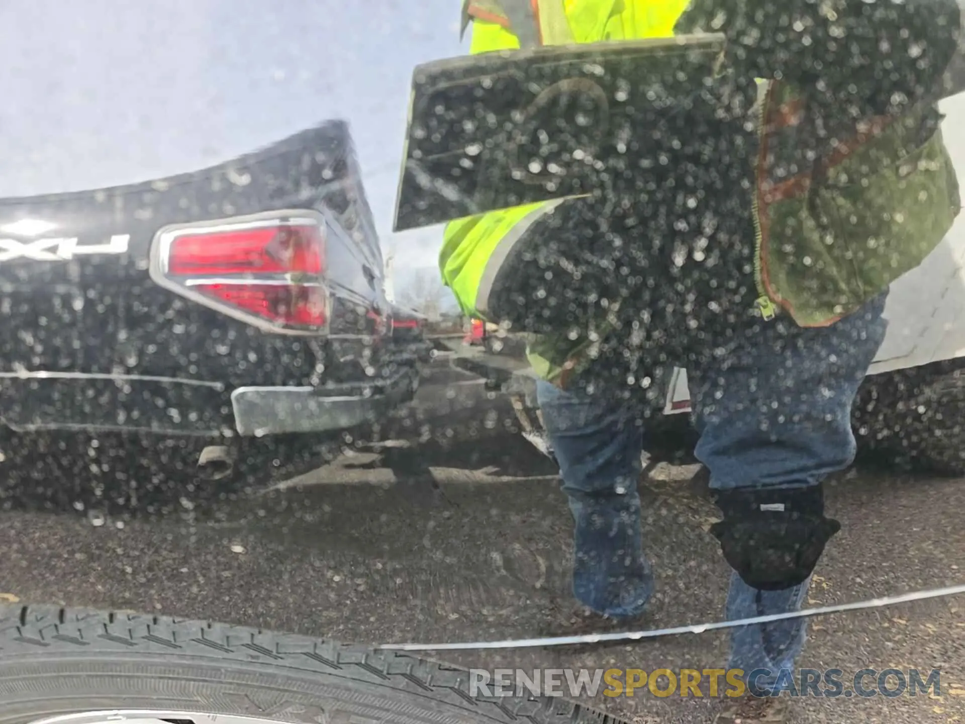 4 Photograph of a damaged car 4S4BSAFC5K3249272 SUBARU OUTBACK 2019