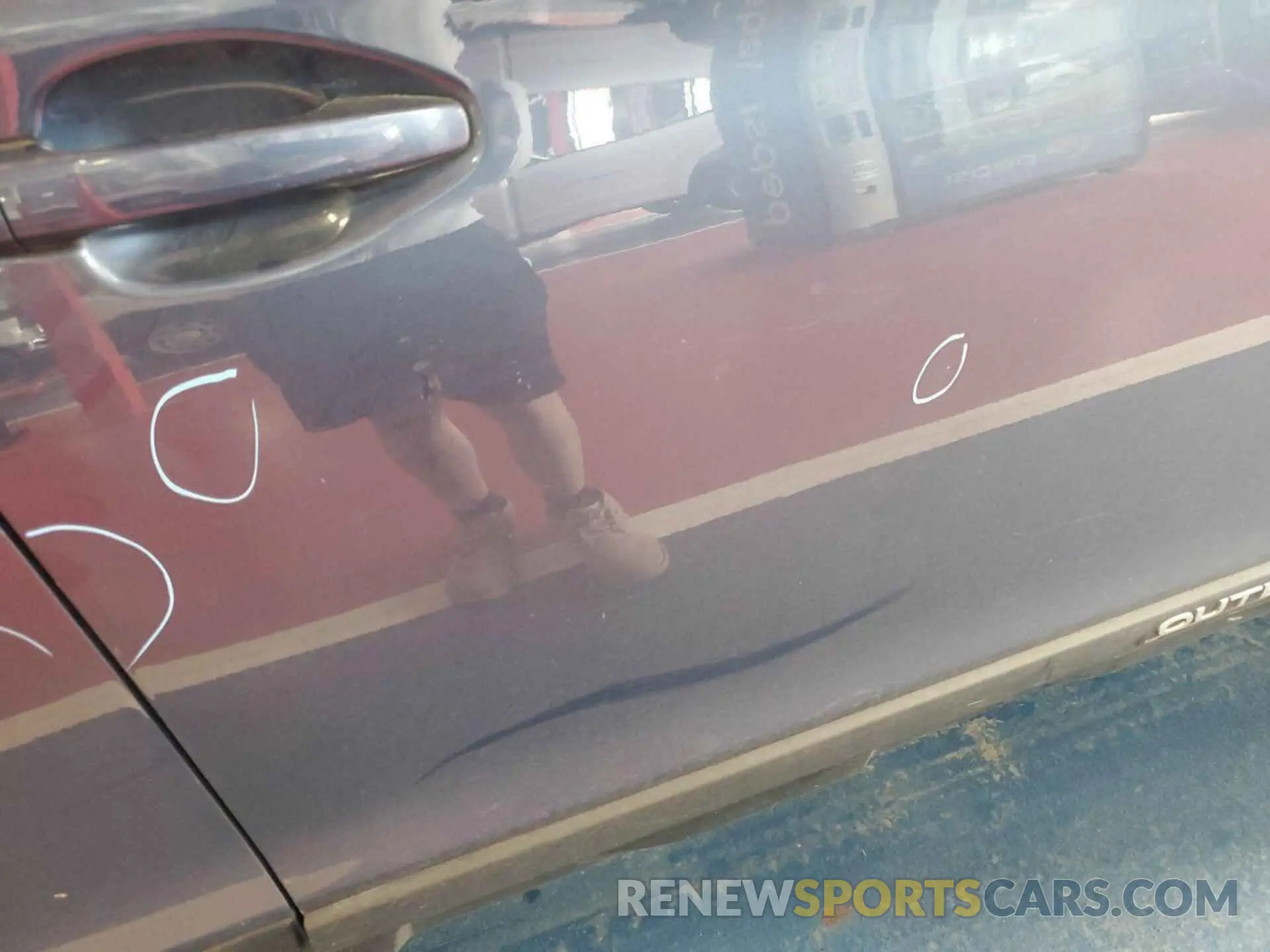 18 Photograph of a damaged car 4S4BSAFC5K3317943 SUBARU OUTBACK 2019