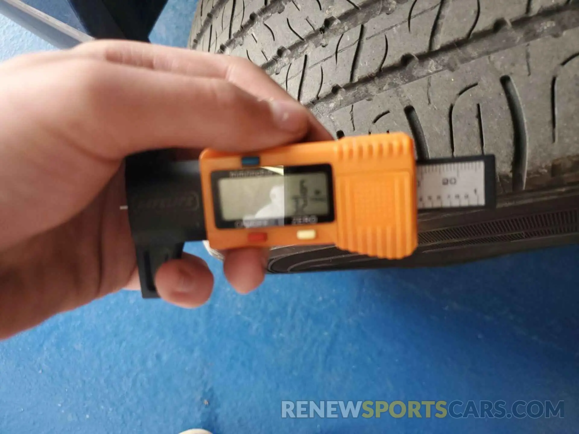28 Photograph of a damaged car 4S4BSAFC5K3317943 SUBARU OUTBACK 2019