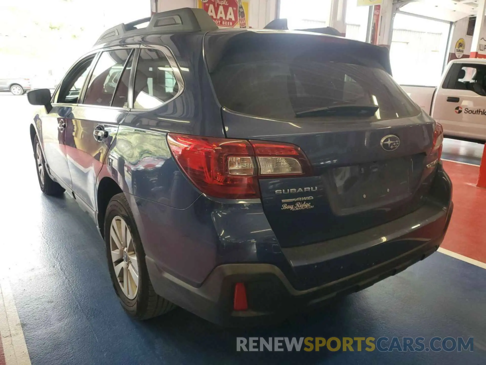 8 Photograph of a damaged car 4S4BSAFC5K3317943 SUBARU OUTBACK 2019