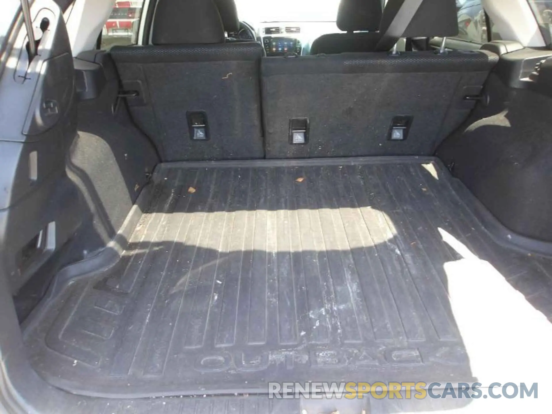 3 Photograph of a damaged car 4S4BSAFC6K3310547 SUBARU OUTBACK 2019