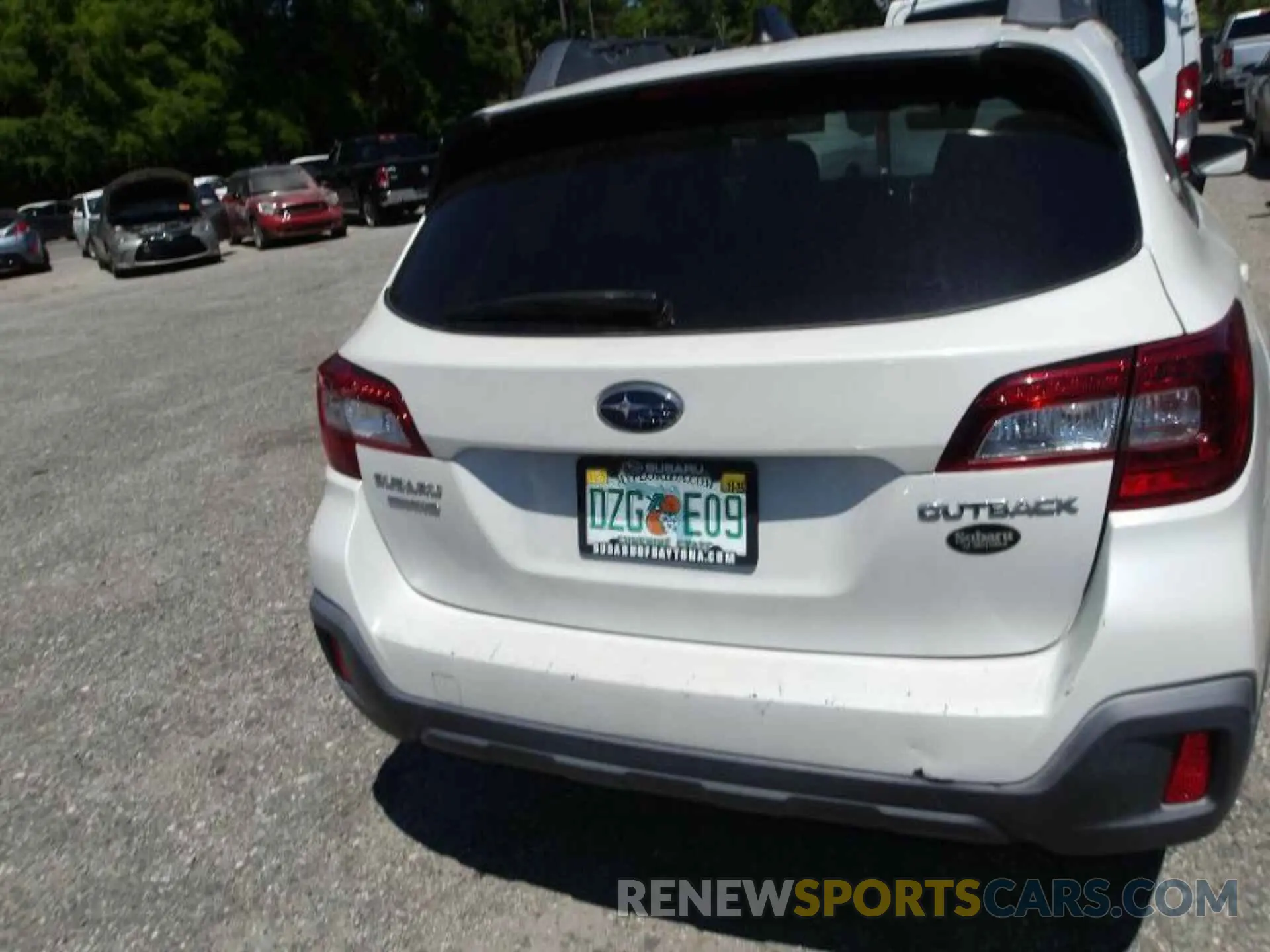 4 Photograph of a damaged car 4S4BSAFC6K3310547 SUBARU OUTBACK 2019