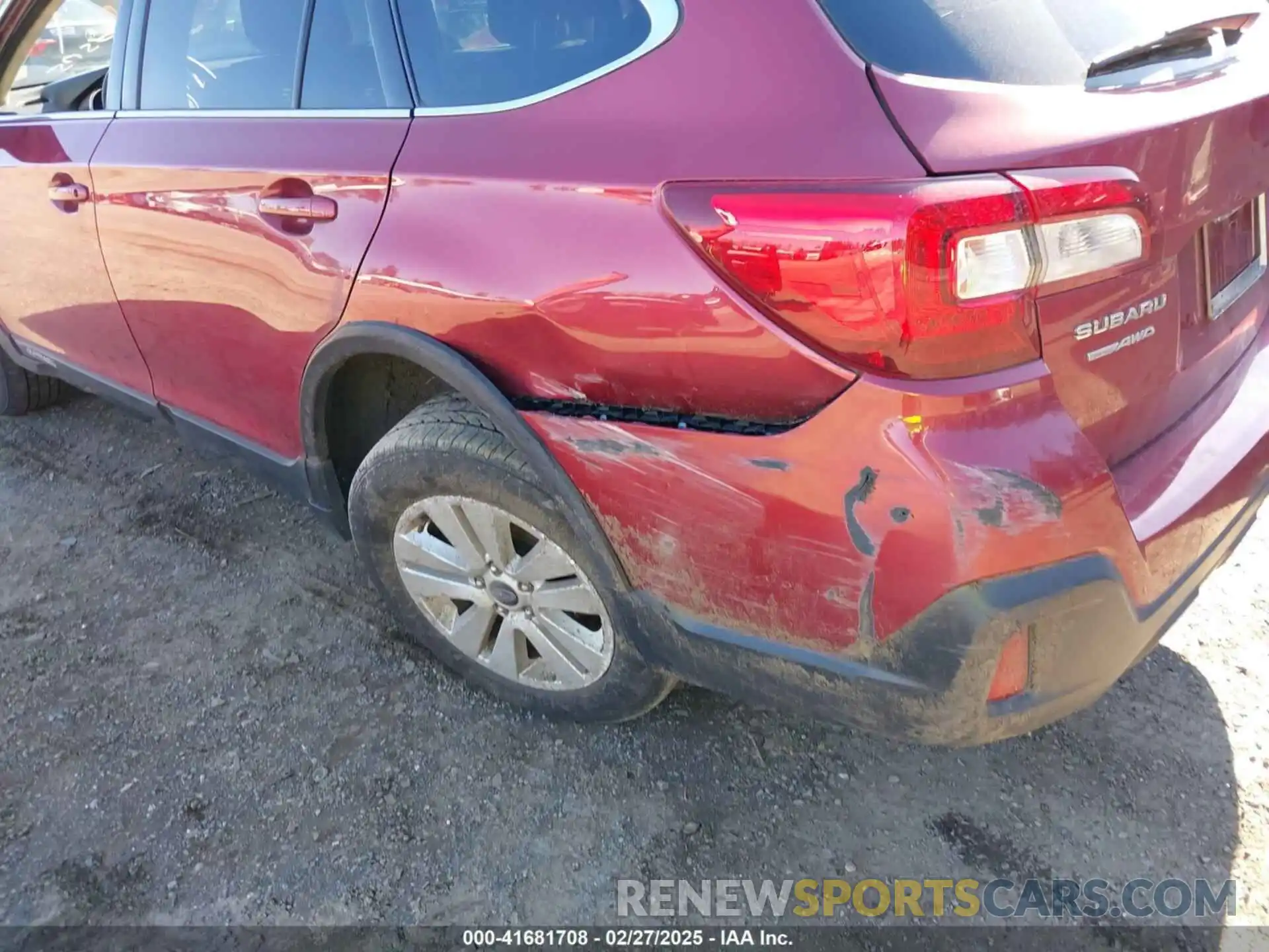 17 Photograph of a damaged car 4S4BSAFC6K3318468 SUBARU OUTBACK 2019