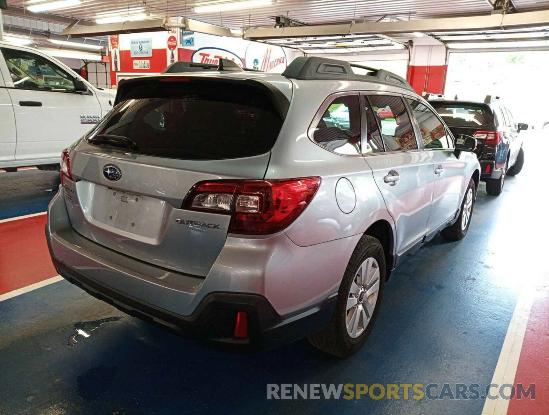 9 Photograph of a damaged car 4S4BSAFC6K3318972 SUBARU OUTBACK 2019