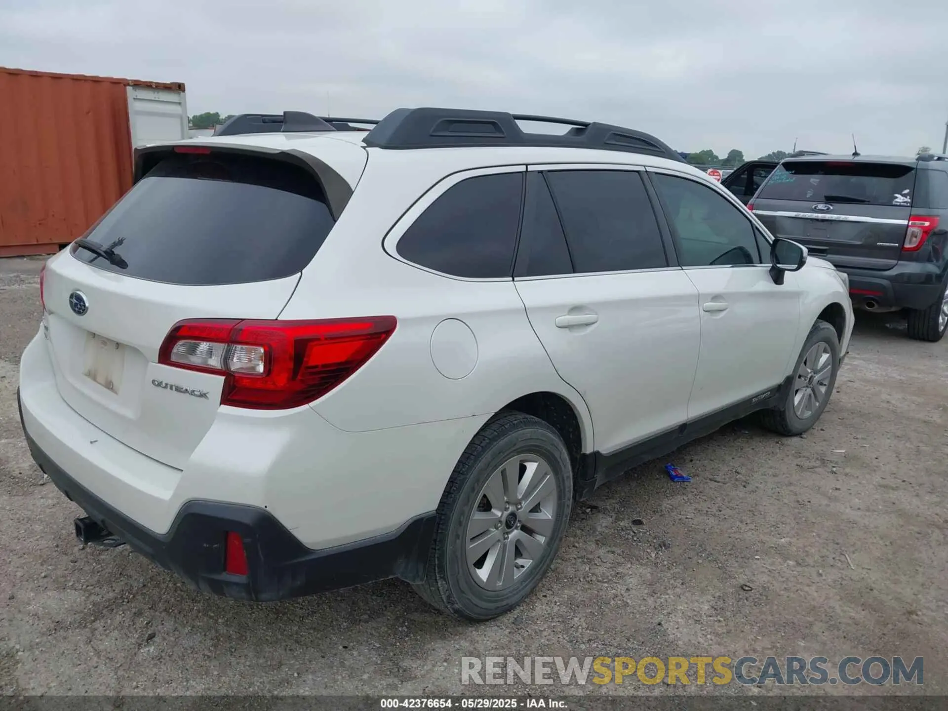 4 Photograph of a damaged car 4S4BSAFC6K3324612 SUBARU OUTBACK 2019