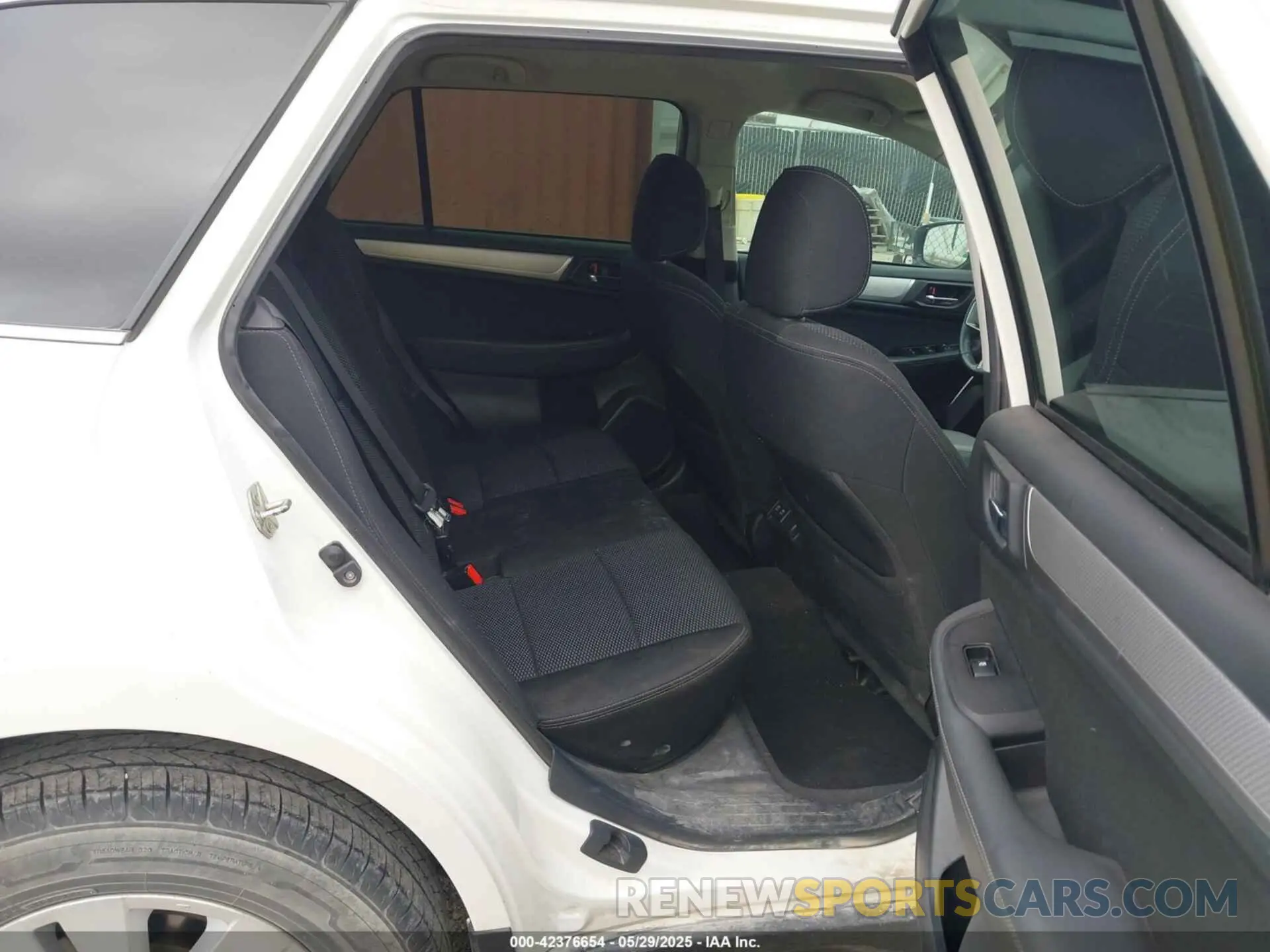 8 Photograph of a damaged car 4S4BSAFC6K3324612 SUBARU OUTBACK 2019