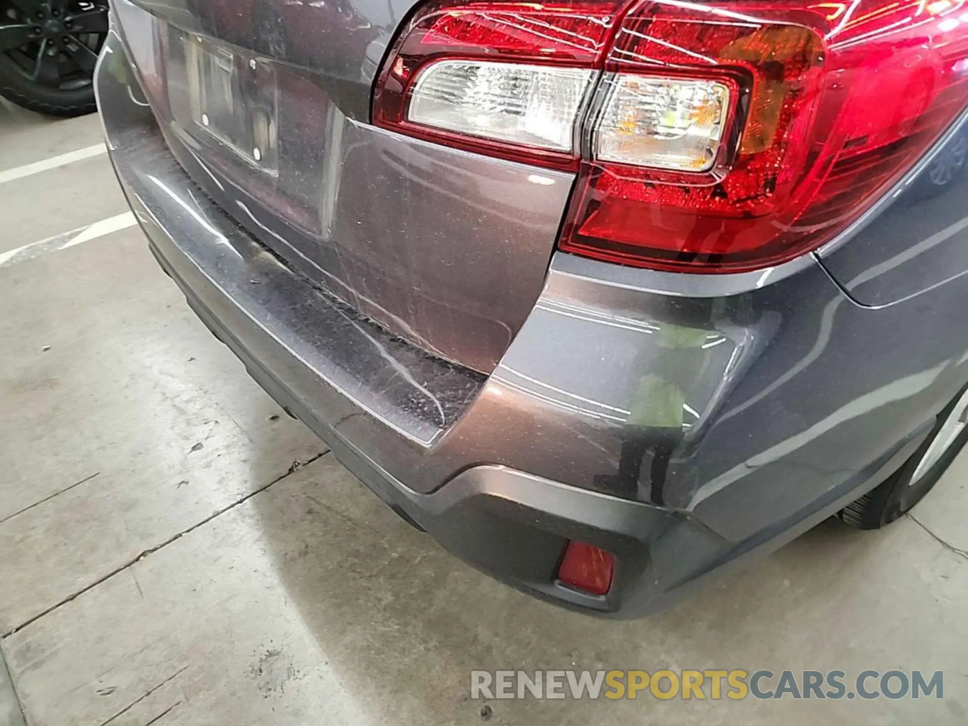 18 Photograph of a damaged car 4S4BSAFC7K3330094 SUBARU OUTBACK 2019