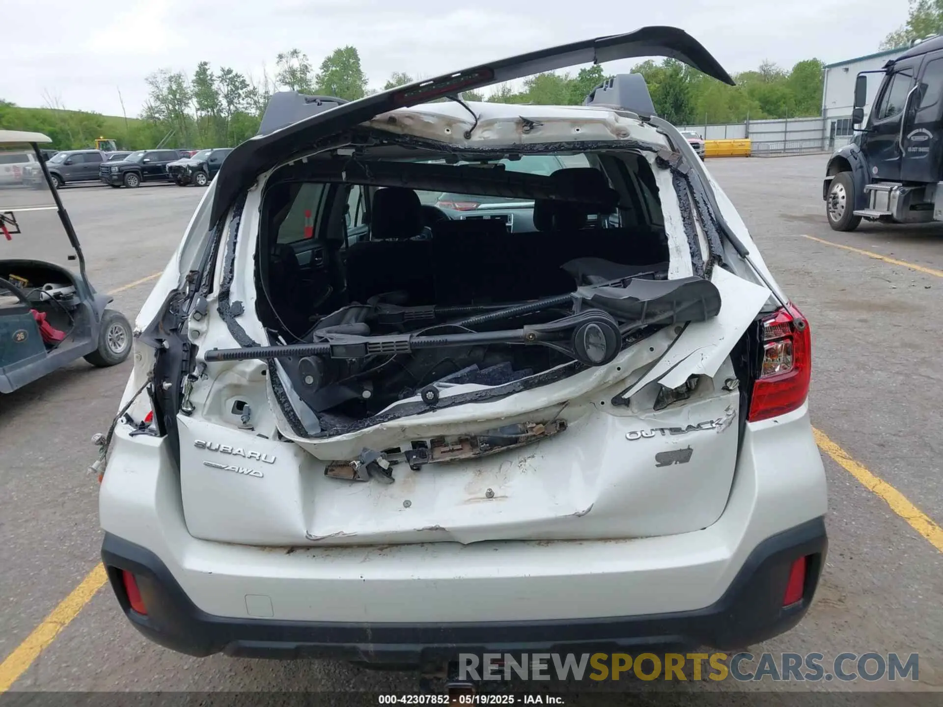 16 Photograph of a damaged car 4S4BSAFC9K3342411 SUBARU OUTBACK 2019