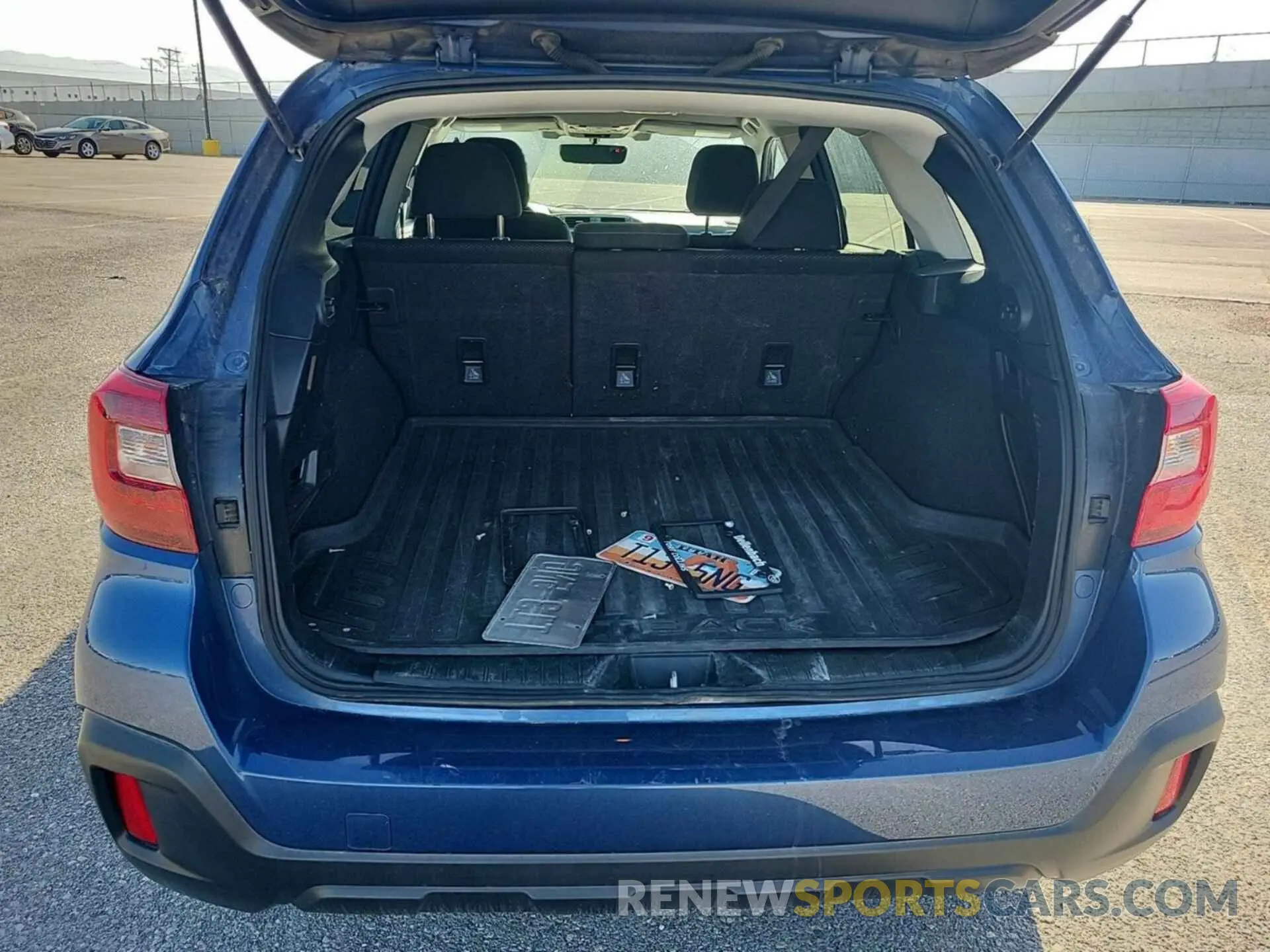 8 Photograph of a damaged car 4S4BSAFCXK3227915 SUBARU OUTBACK 2019
