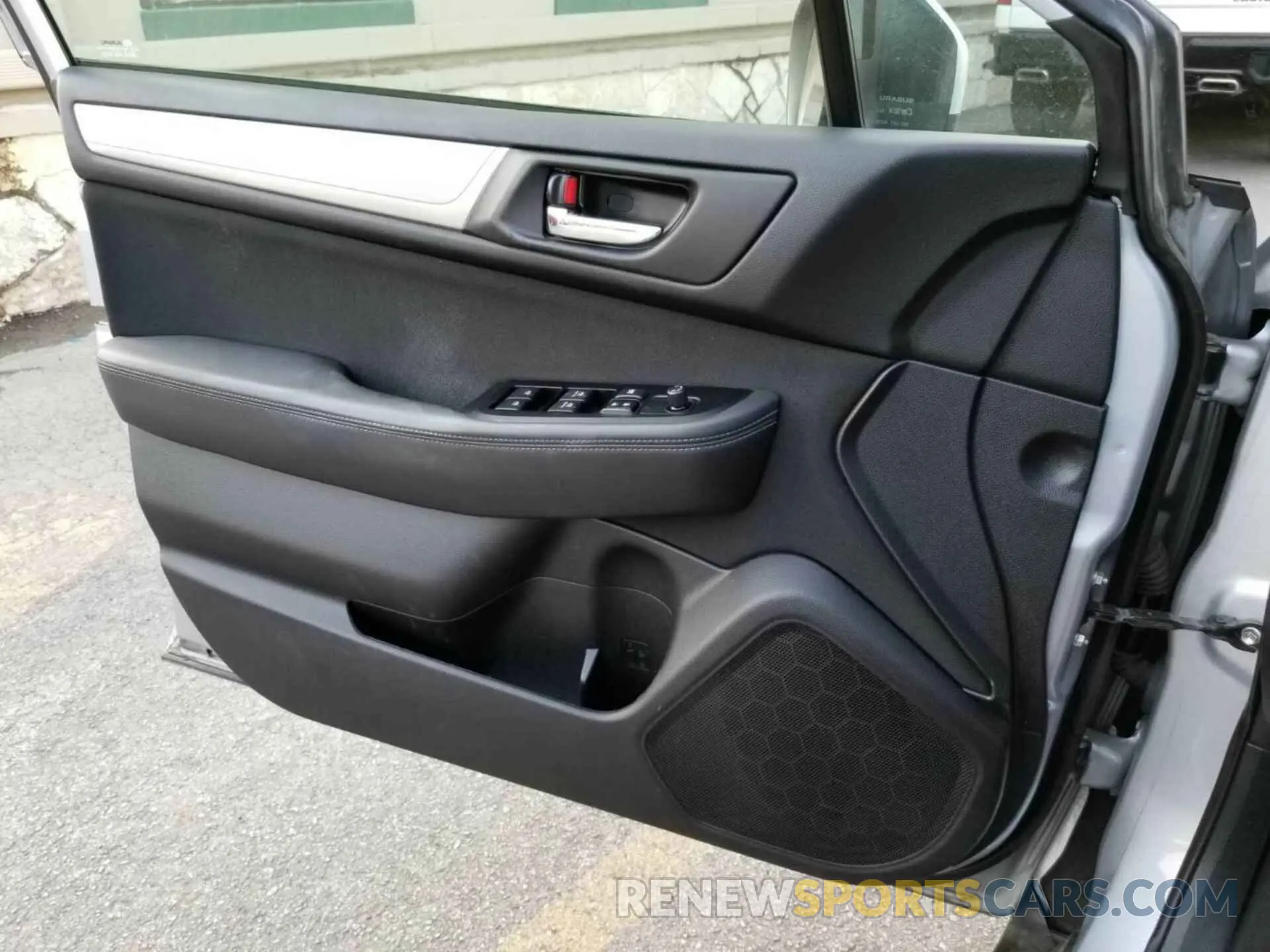 5 Photograph of a damaged car 4S4BSAFCXK3311152 SUBARU OUTBACK 2019