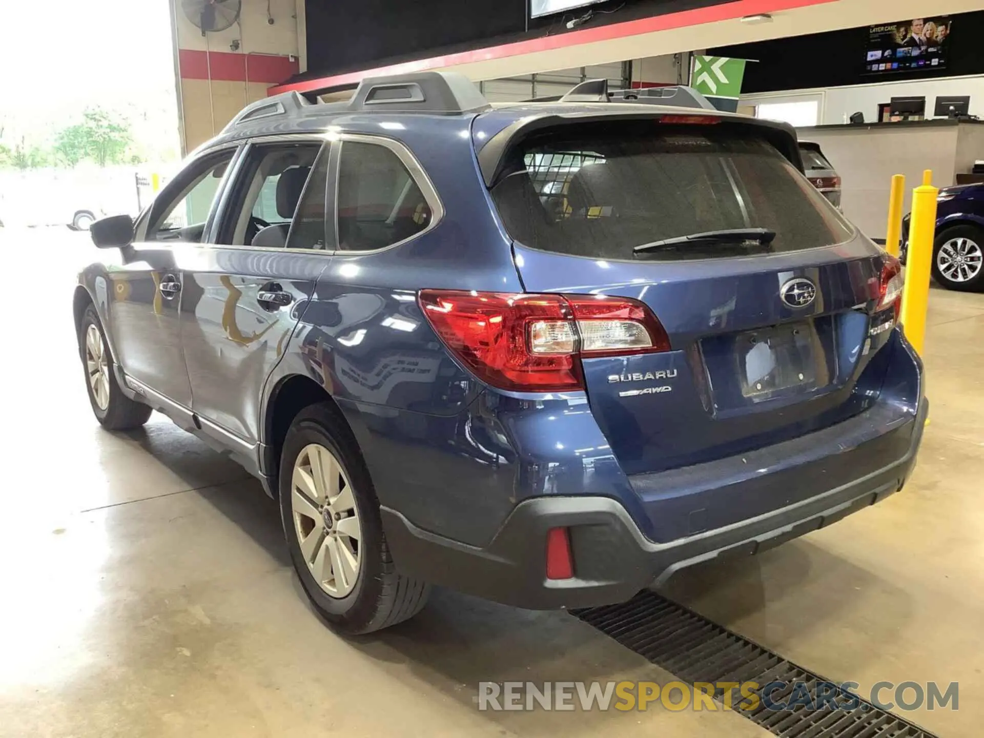 32 Photograph of a damaged car 4S4BSAFCXK3316979 SUBARU OUTBACK 2019