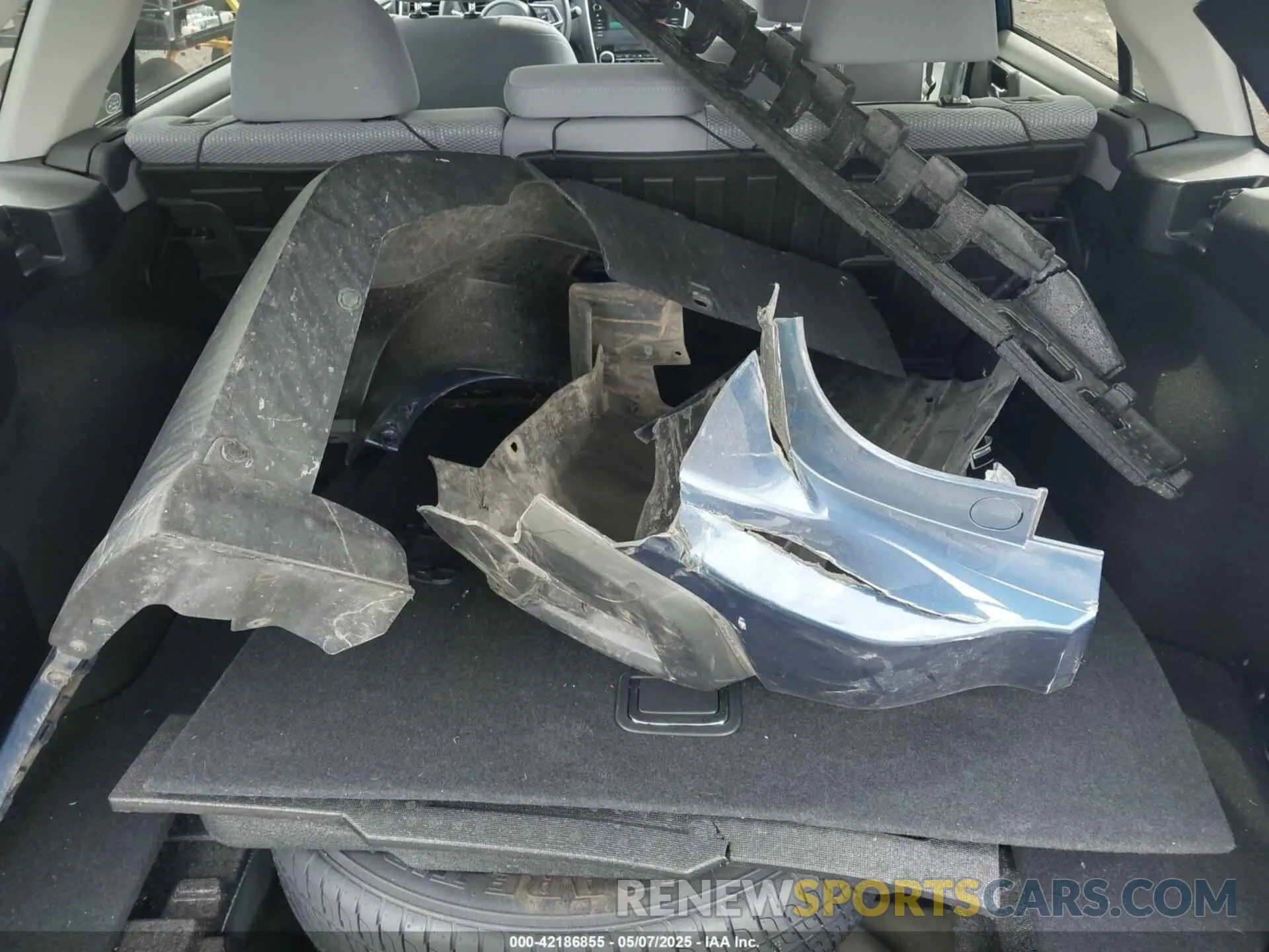 12 Photograph of a damaged car 4S4BSAHC1K3384410 SUBARU OUTBACK 2019