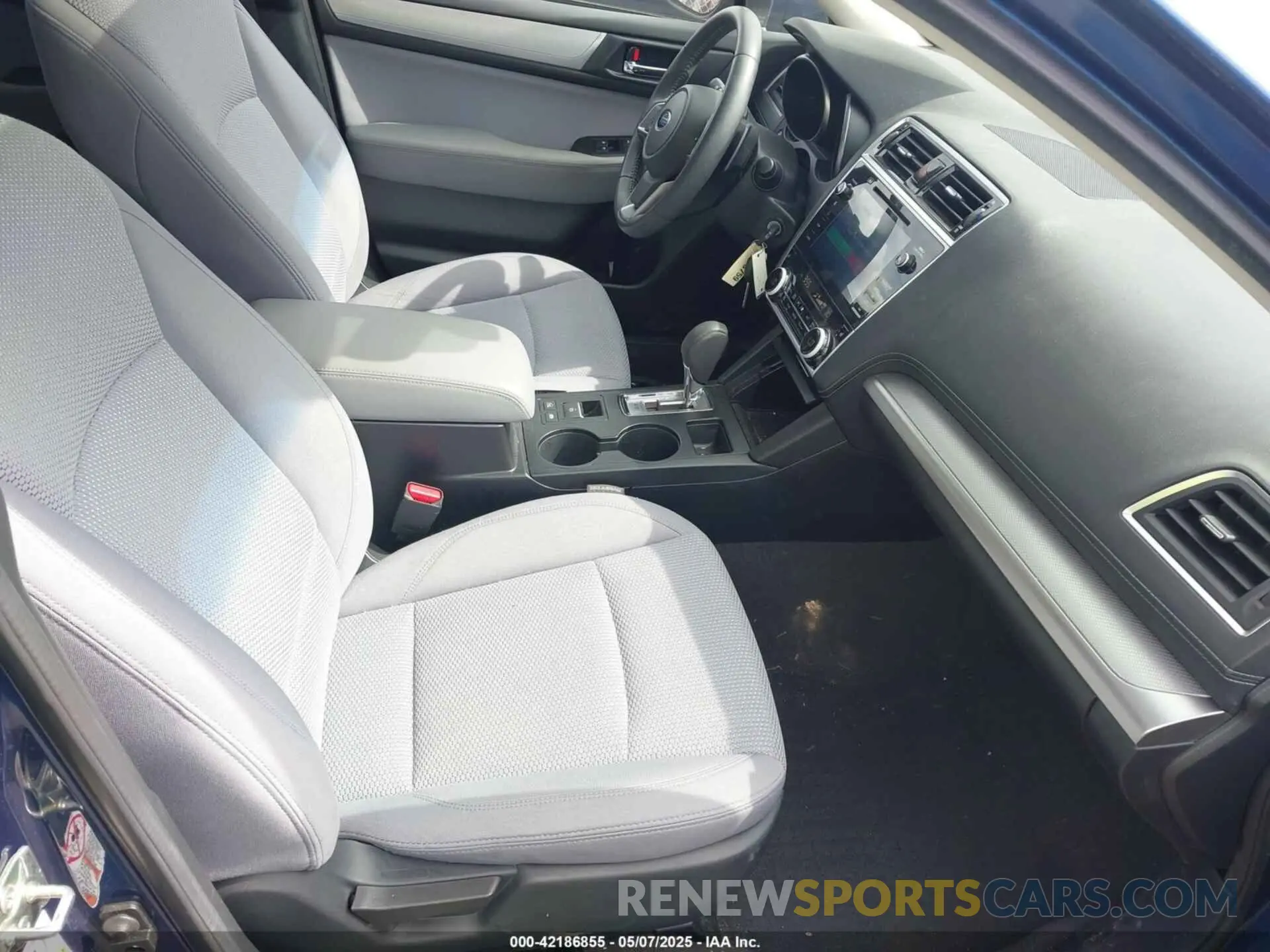5 Photograph of a damaged car 4S4BSAHC1K3384410 SUBARU OUTBACK 2019