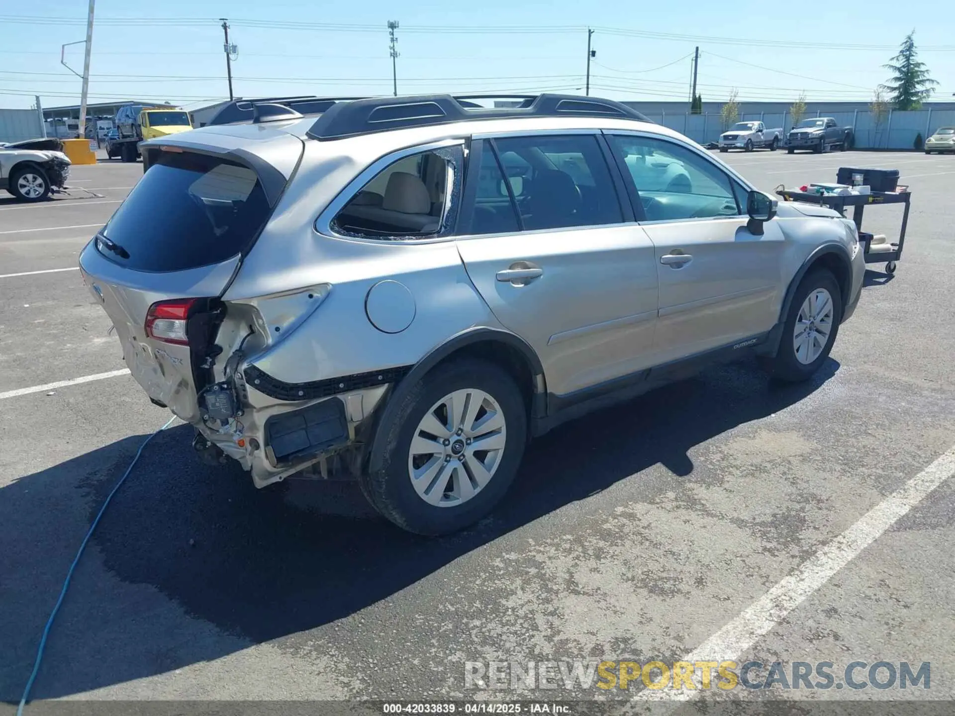 4 Photograph of a damaged car 4S4BSAHC2K3224035 SUBARU OUTBACK 2019