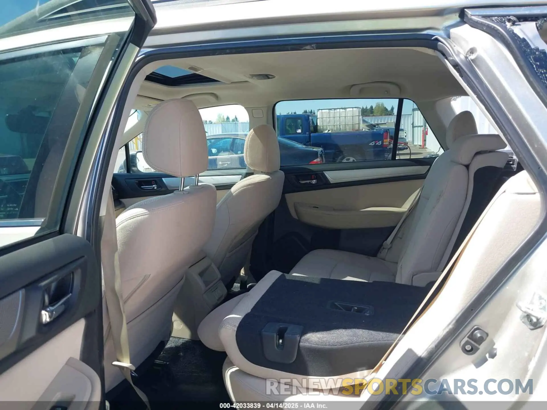 8 Photograph of a damaged car 4S4BSAHC2K3224035 SUBARU OUTBACK 2019