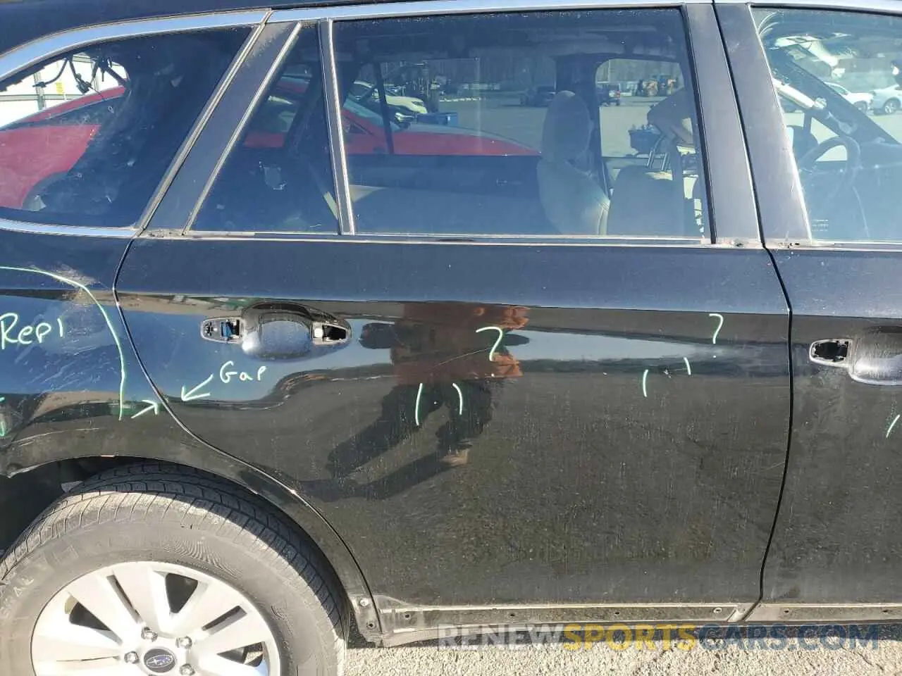 10 Photograph of a damaged car 4S4BSAHC2K3256807 SUBARU OUTBACK 2019