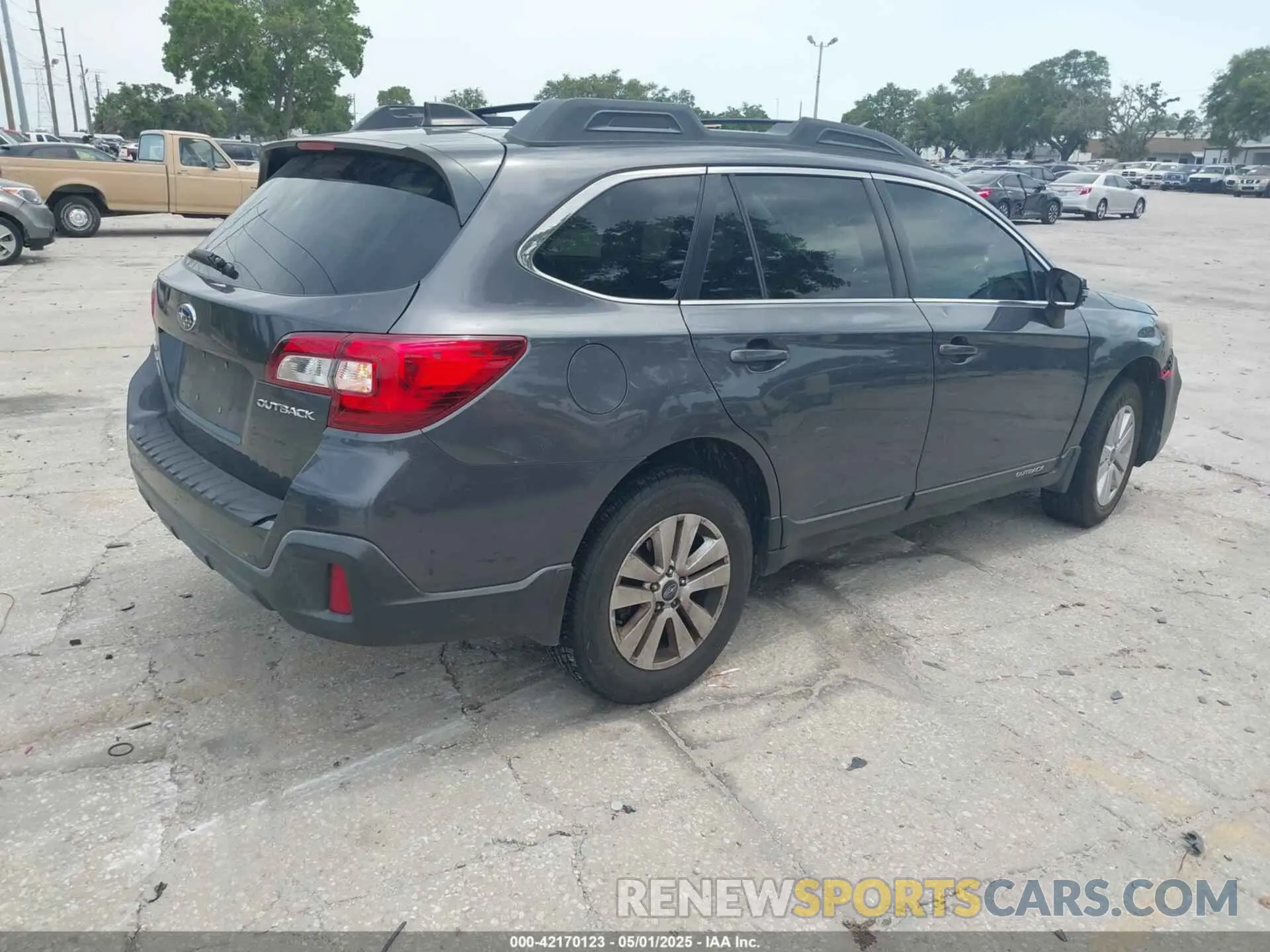 4 Photograph of a damaged car 4S4BSAHC2K3340965 SUBARU OUTBACK 2019