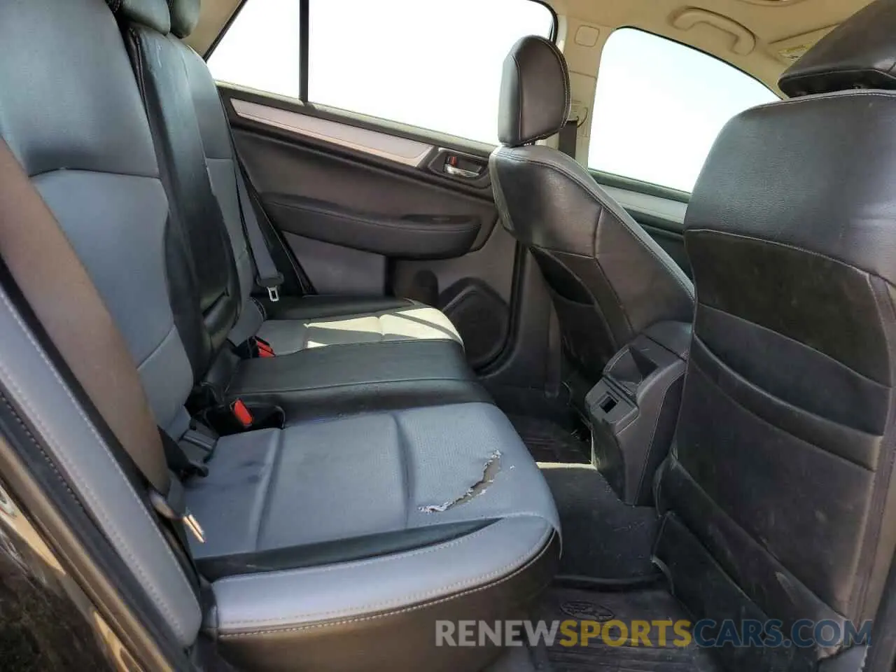 11 Photograph of a damaged car 4S4BSAHC4K3213070 SUBARU OUTBACK 2019