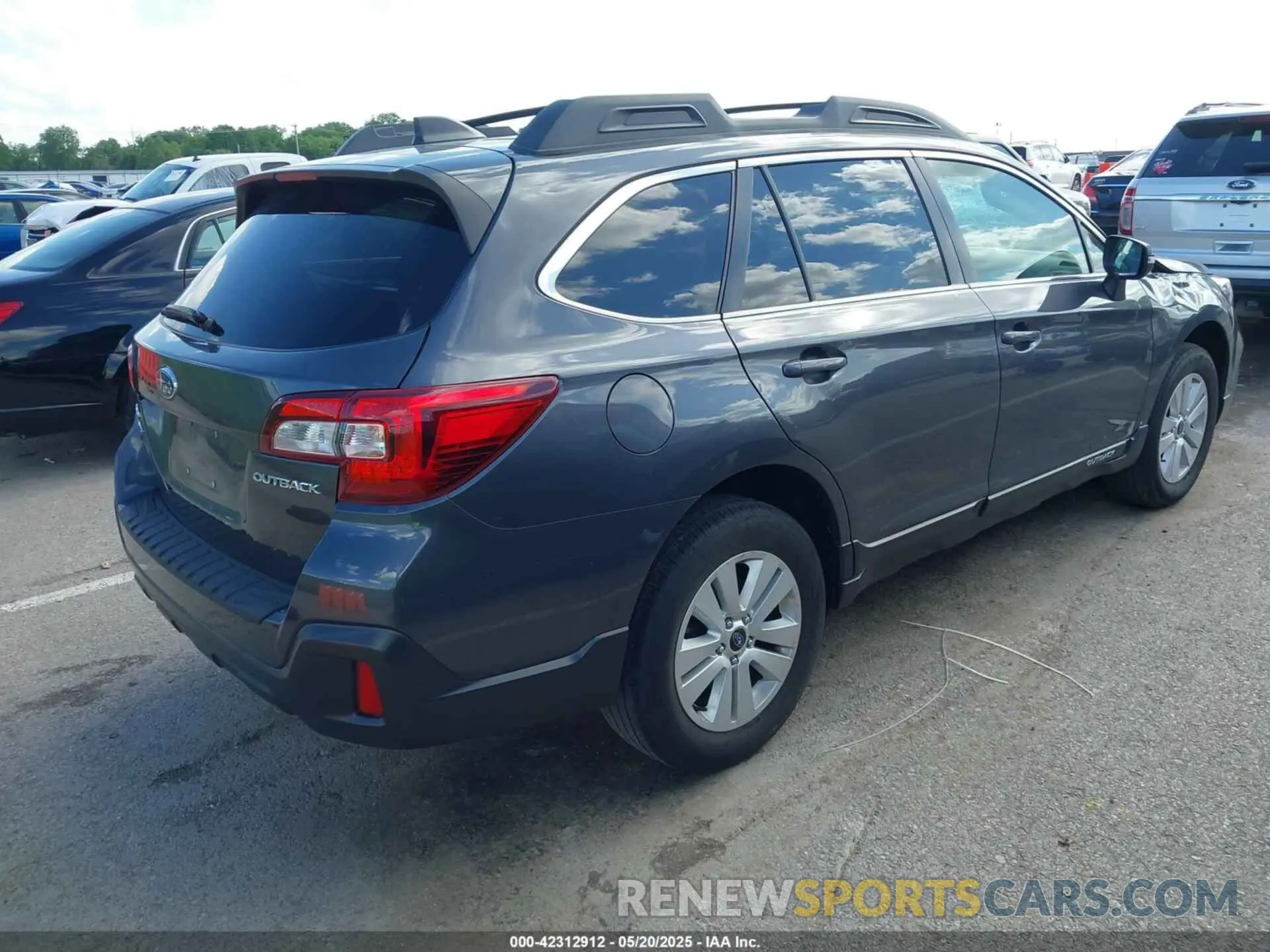 4 Photograph of a damaged car 4S4BSAHC4K3287041 SUBARU OUTBACK 2019
