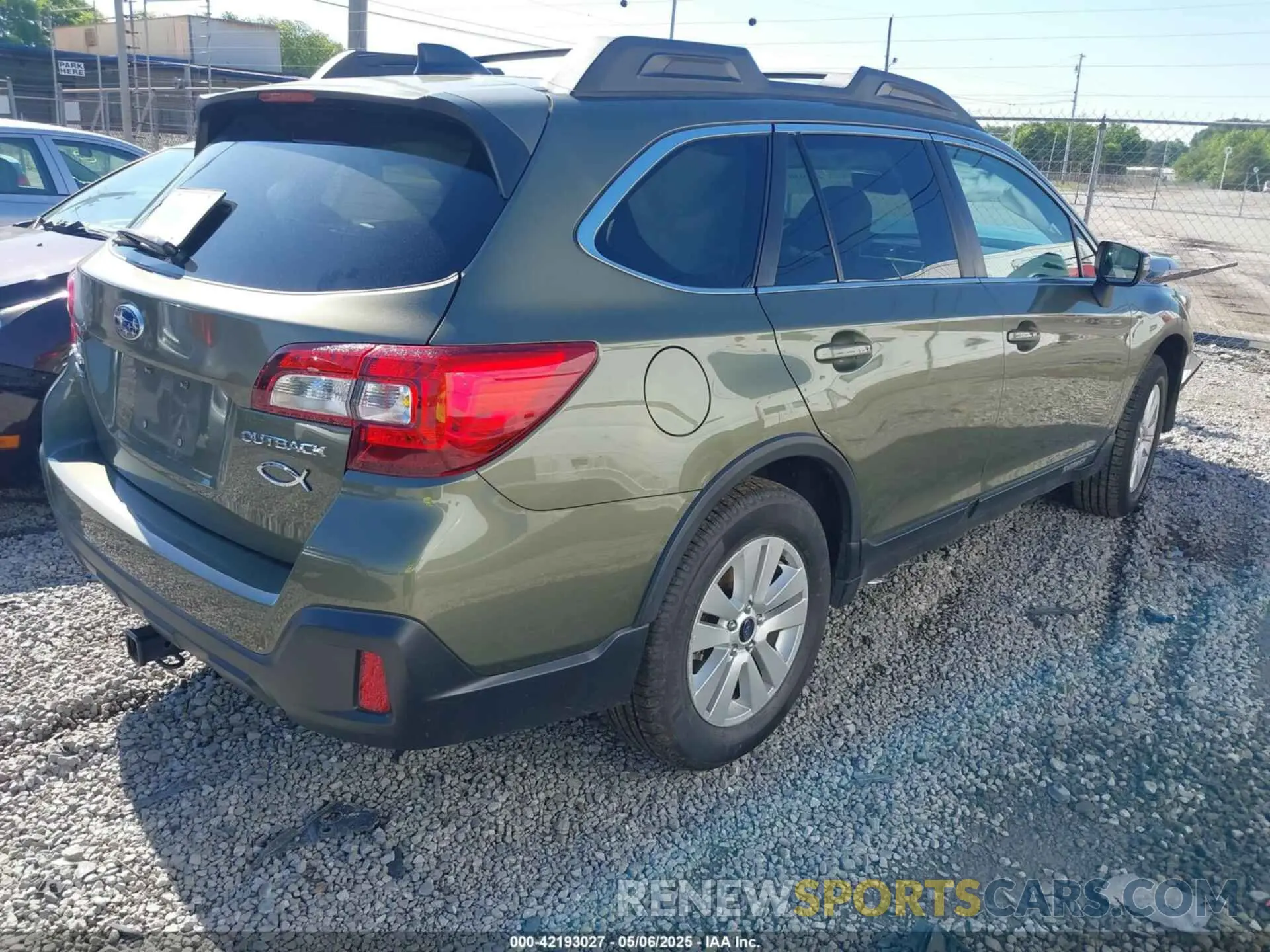 4 Photograph of a damaged car 4S4BSAHC4K3288397 SUBARU OUTBACK 2019