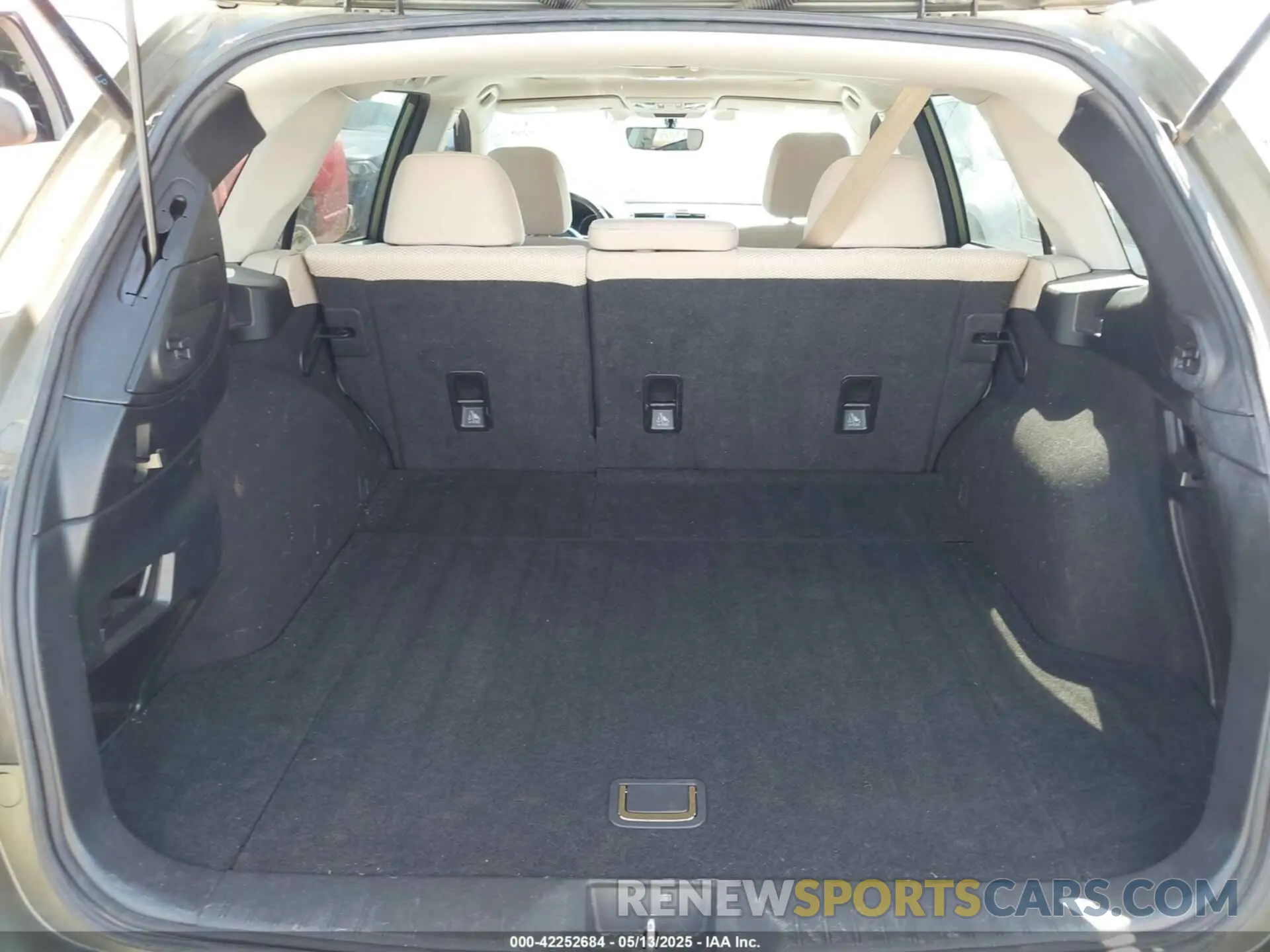 17 Photograph of a damaged car 4S4BSAHC8K3319392 SUBARU OUTBACK 2019