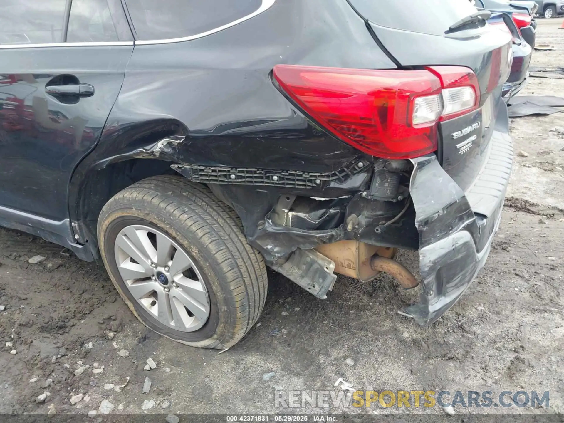 6 Photograph of a damaged car 4S4BSAHC9K3369220 SUBARU OUTBACK 2019