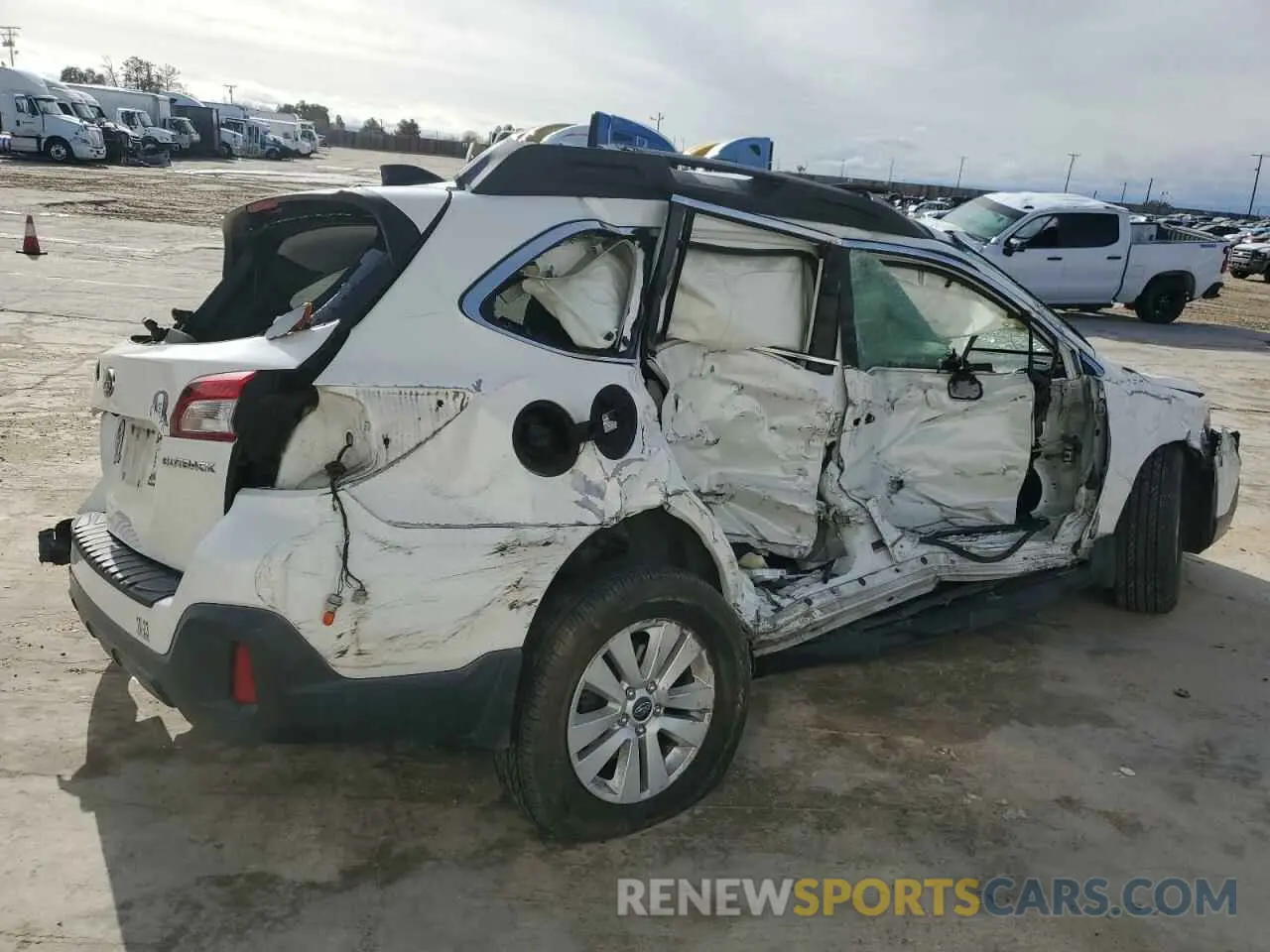 3 Photograph of a damaged car 4S4BSAHCXK3228642 SUBARU OUTBACK 2019