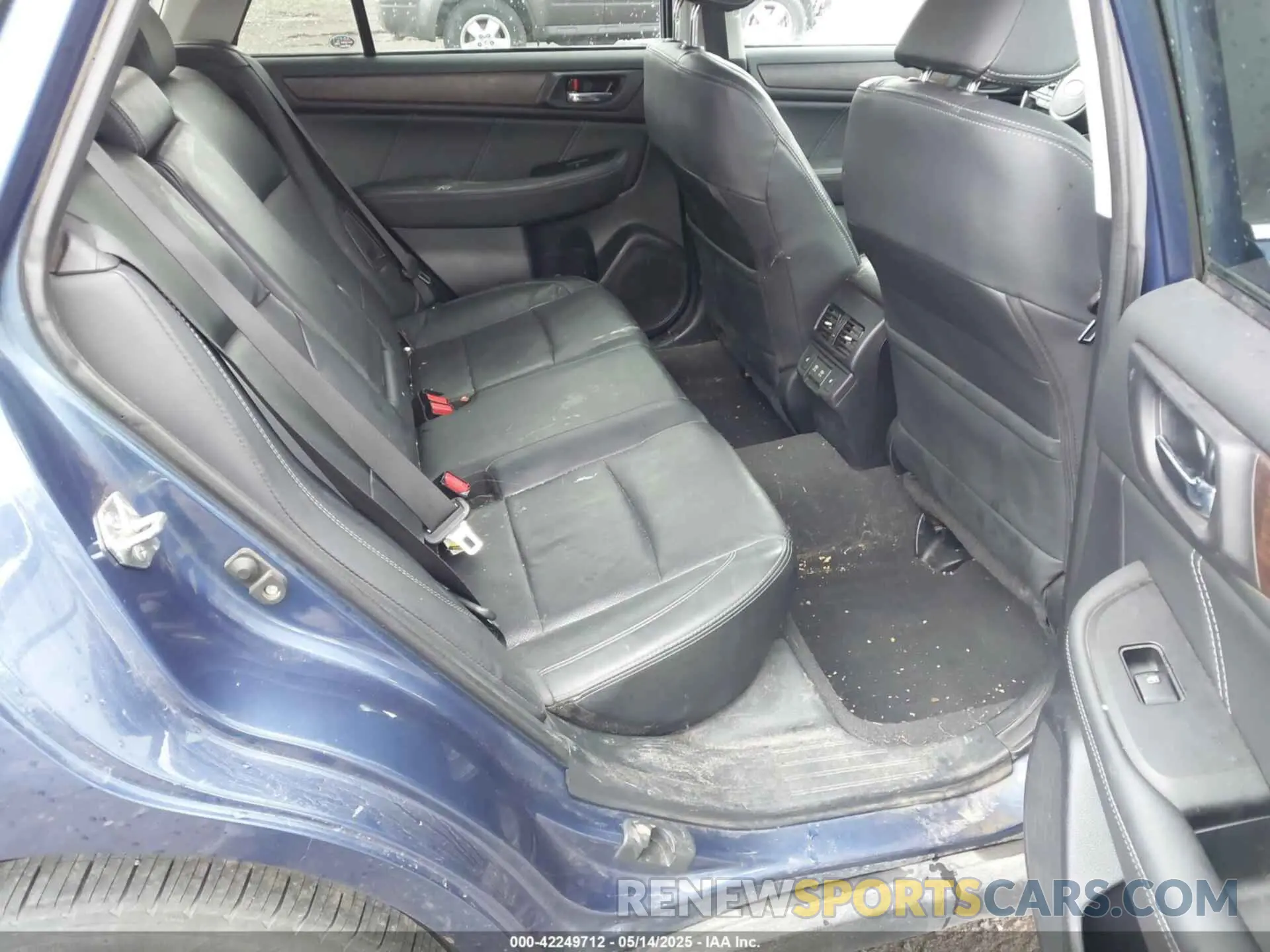 8 Photograph of a damaged car 4S4BSANC1K3291018 SUBARU OUTBACK 2019
