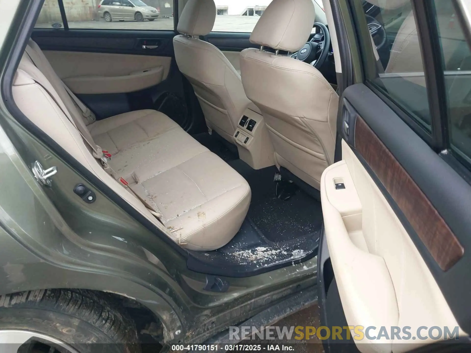 8 Photograph of a damaged car 4S4BSANC2K3212018 SUBARU OUTBACK 2019