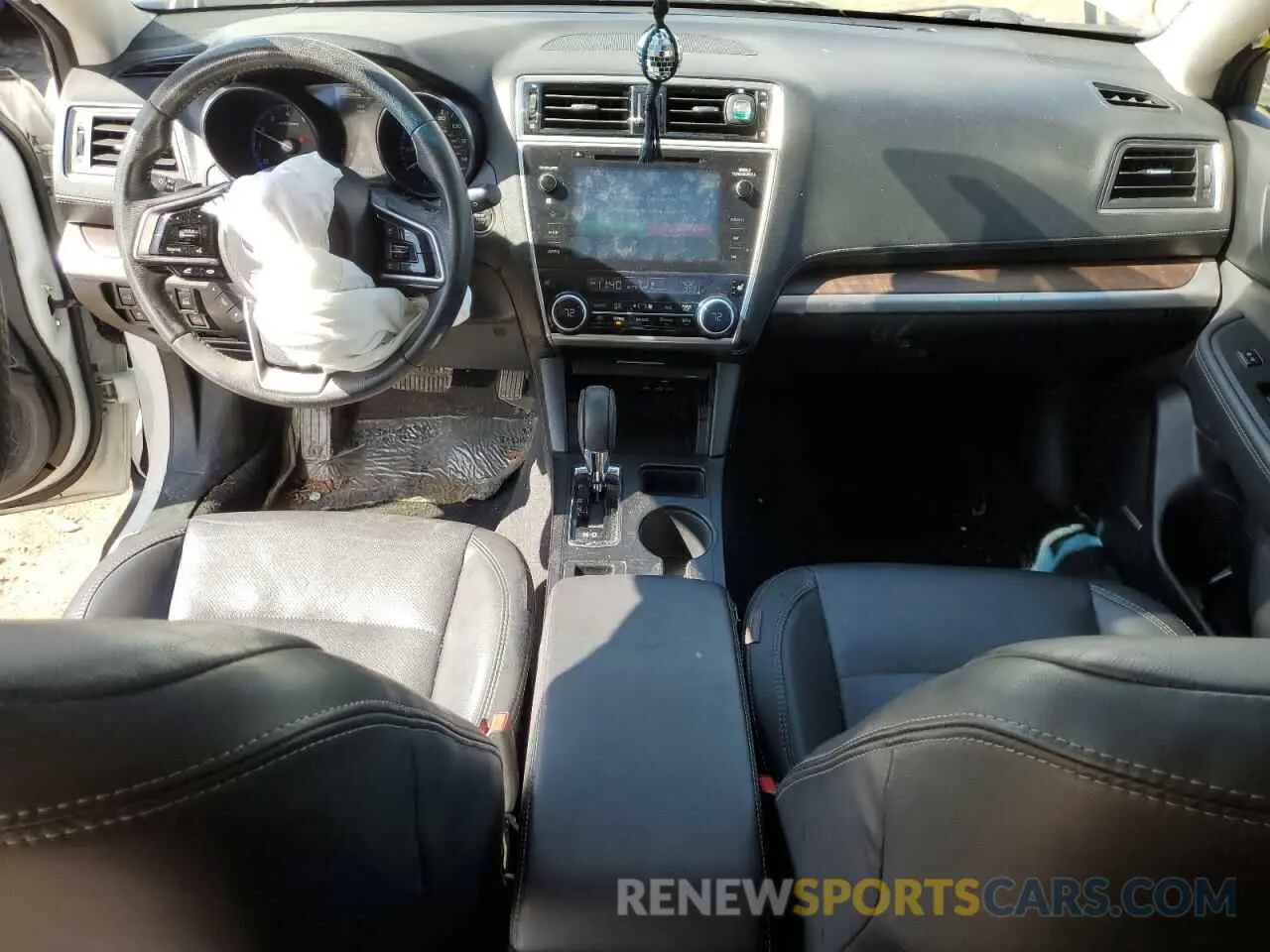 8 Photograph of a damaged car 4S4BSANC2K3318923 SUBARU OUTBACK 2019