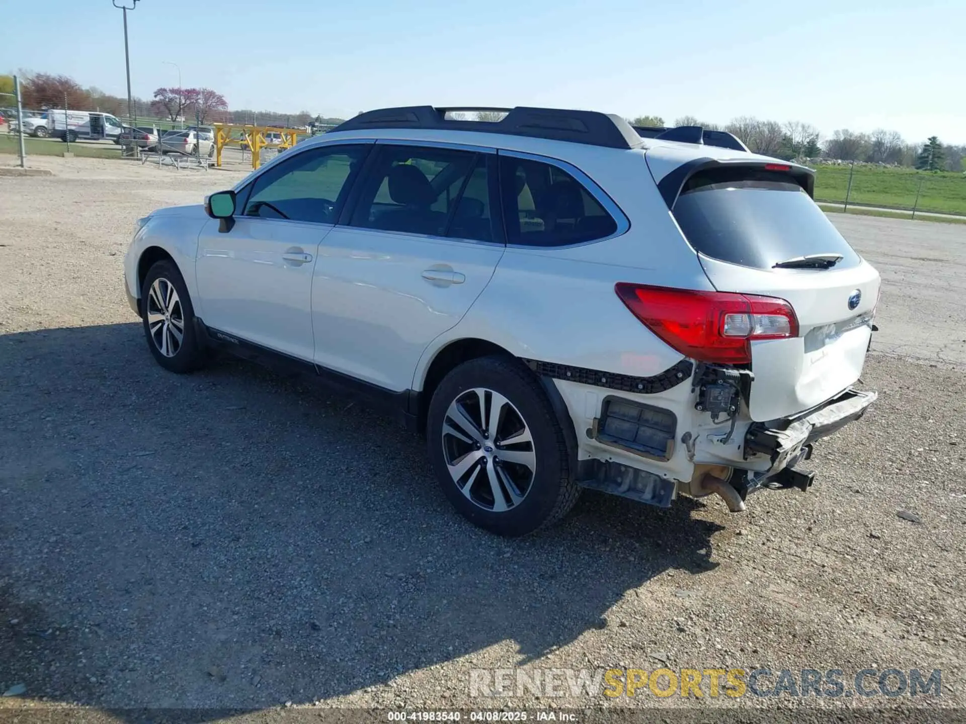 3 Photograph of a damaged car 4S4BSANC3K3208902 SUBARU OUTBACK 2019