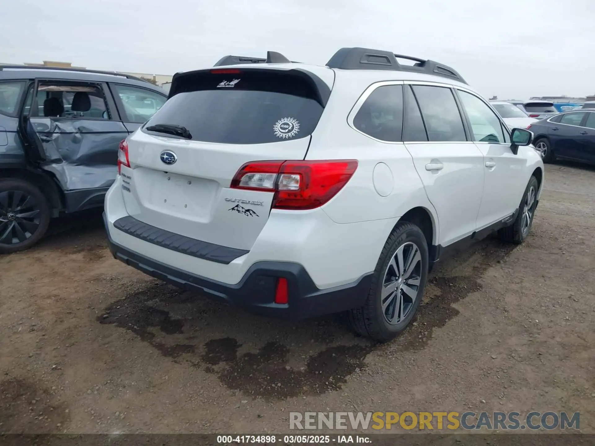 4 Photograph of a damaged car 4S4BSANC3K3252494 SUBARU OUTBACK 2019