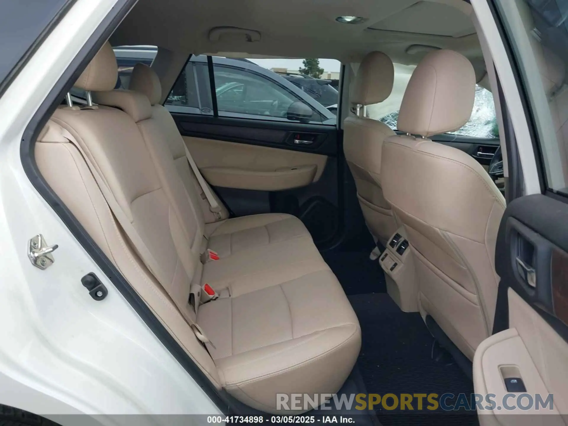 8 Photograph of a damaged car 4S4BSANC3K3252494 SUBARU OUTBACK 2019